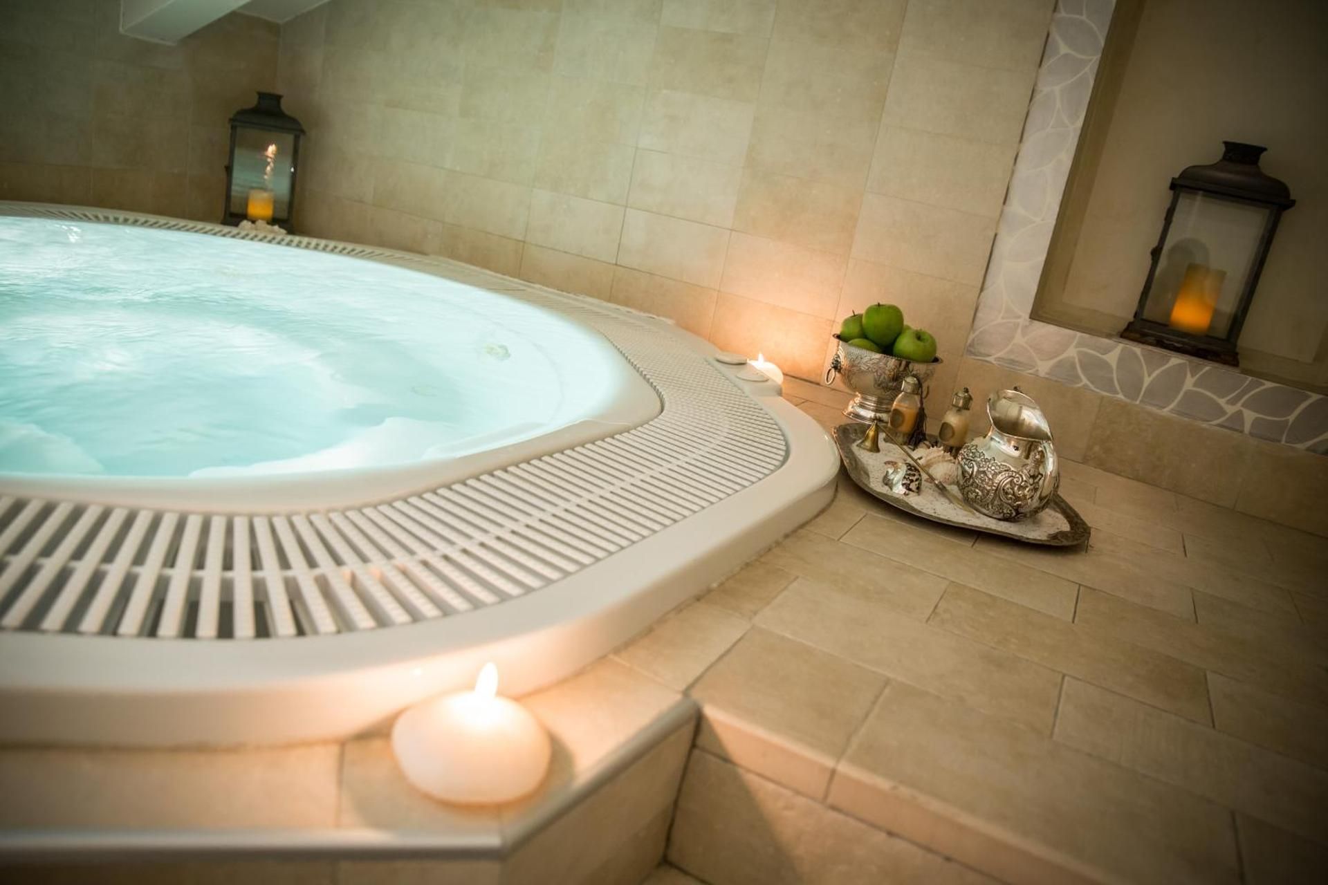 Residence Victoria One-Bedroom Apartment