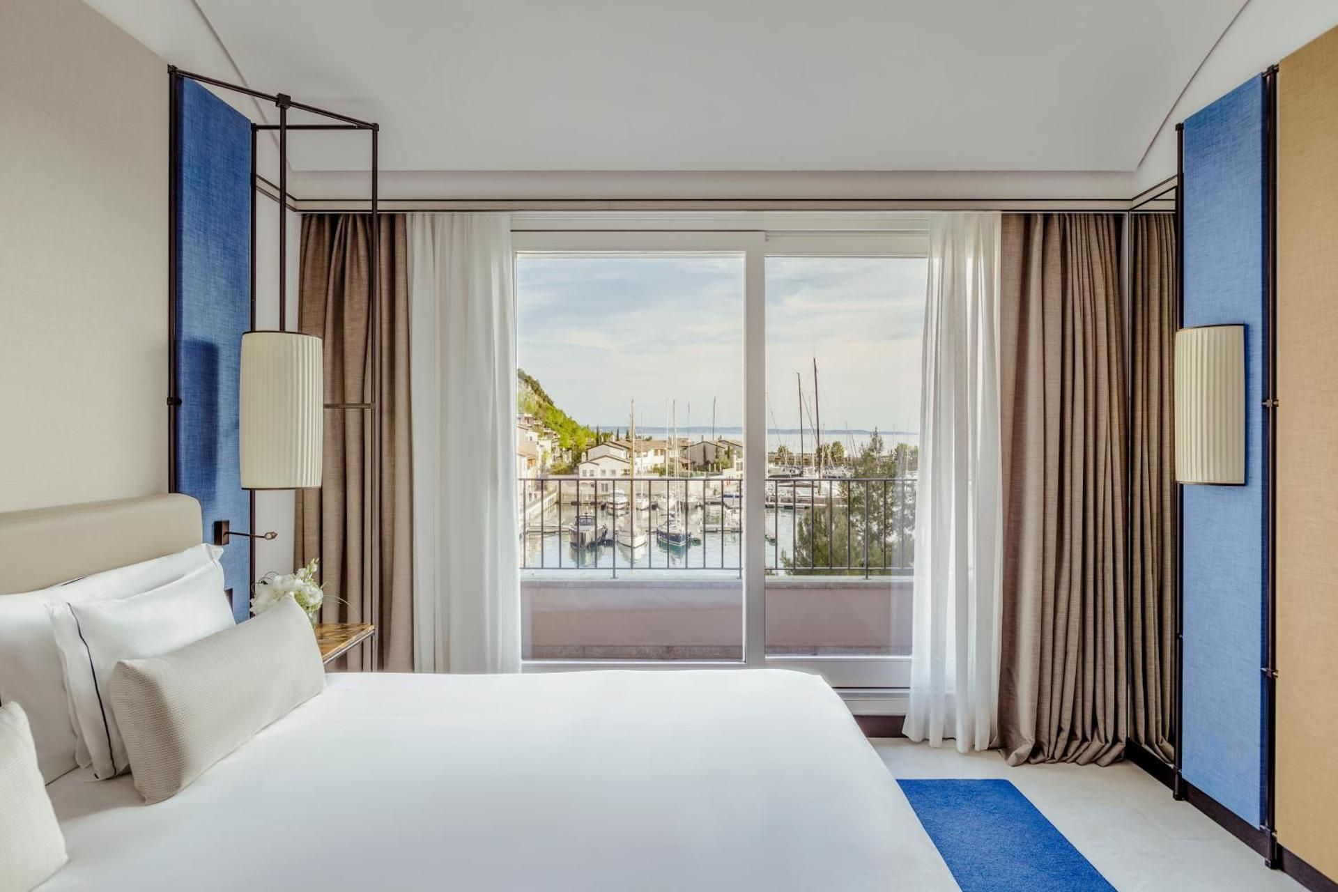 Suite with Terrace and Panoramic View with Extra Bed