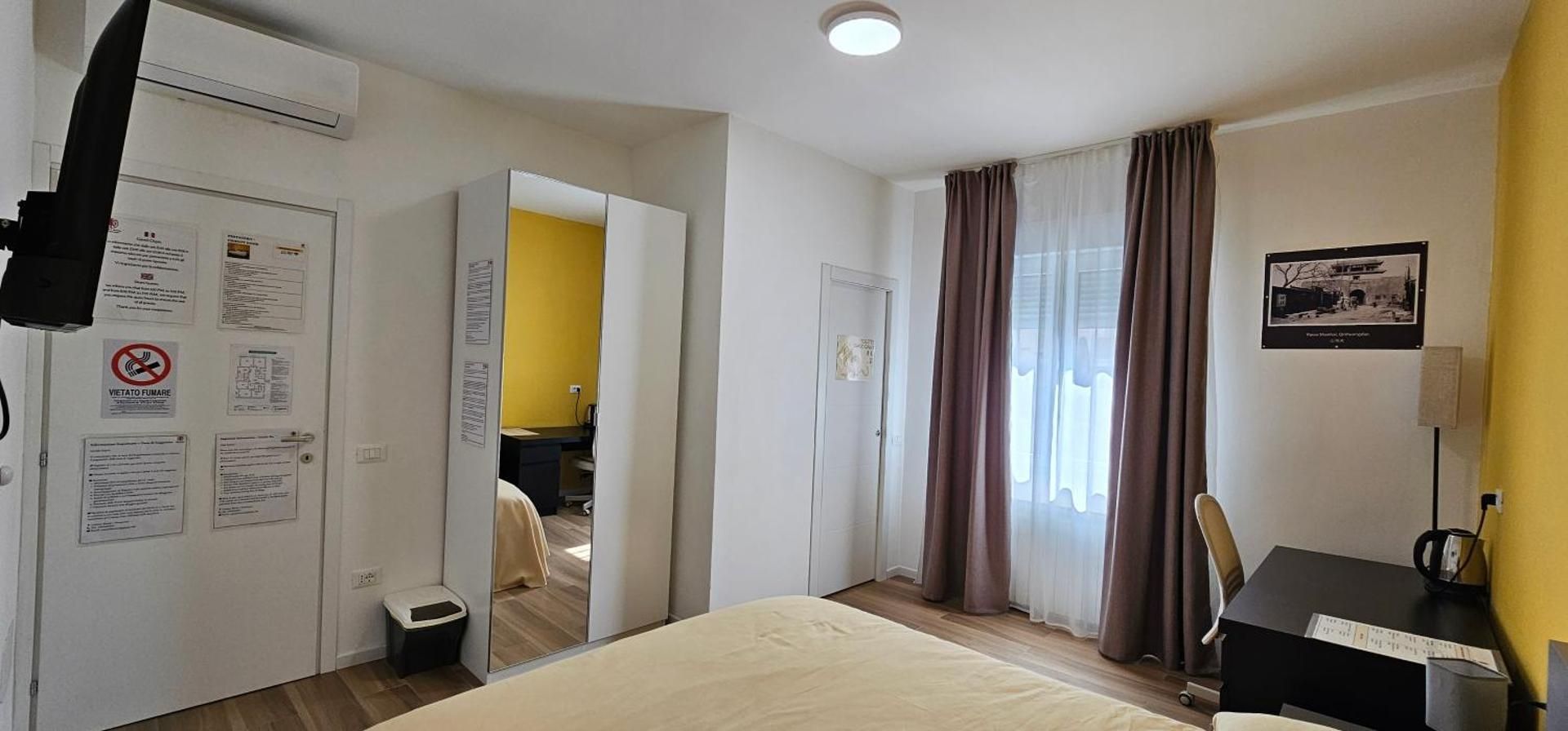 Deluxe Double Room with Shower