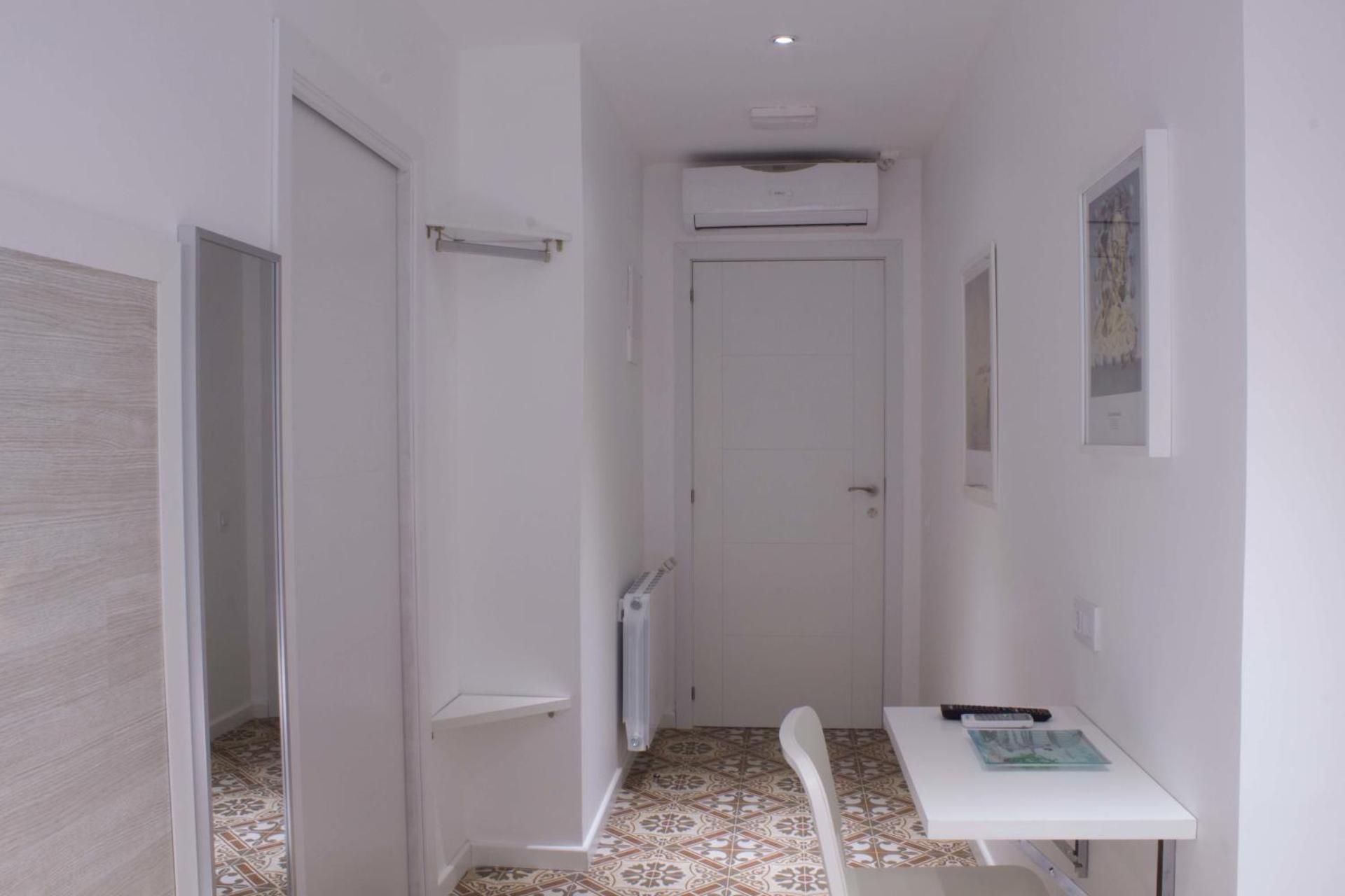Hostal Nova Barcelona Single Room - Disability Access with Private Bathroom