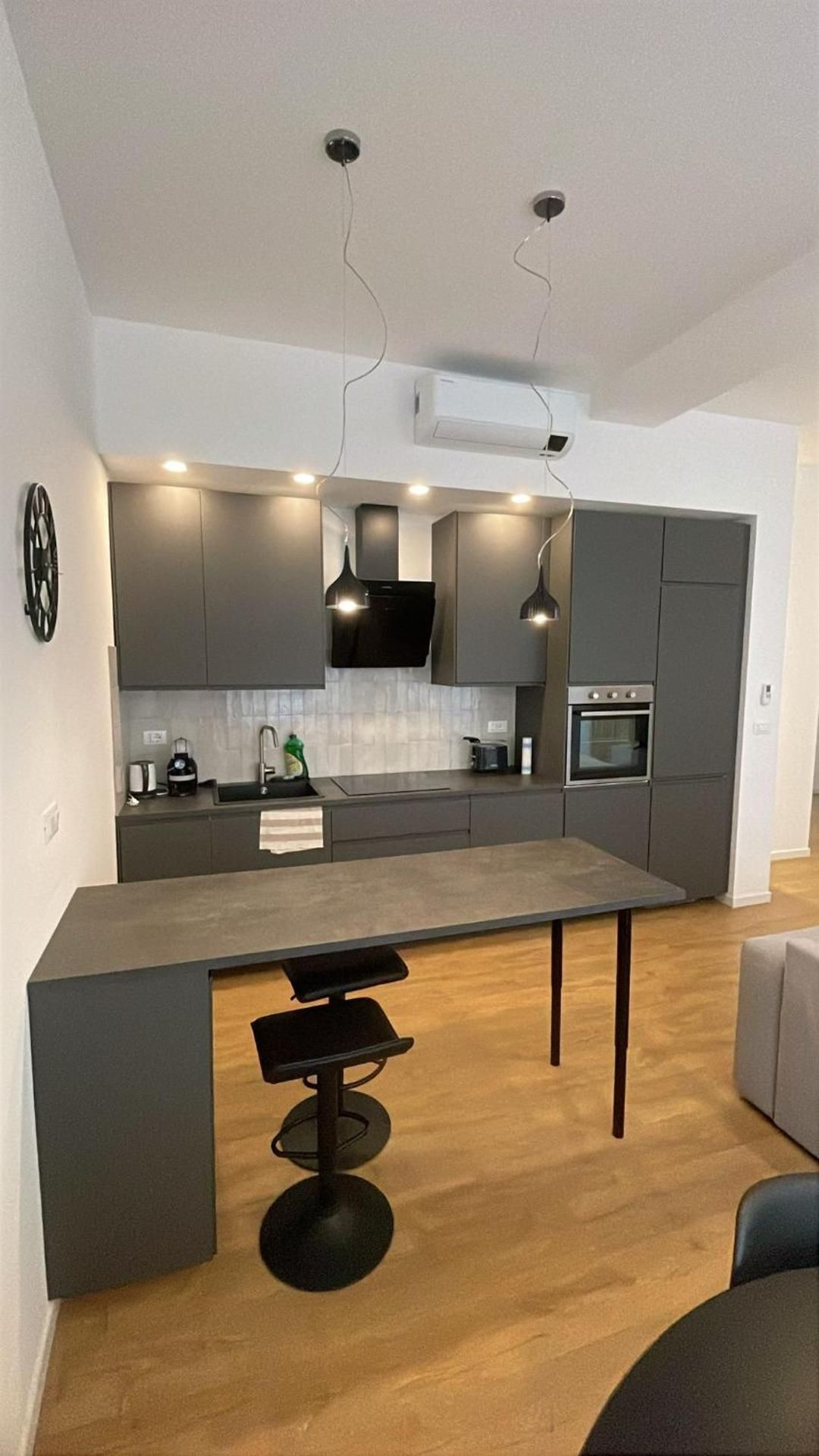 One-Bedroom Deluxe Apartment