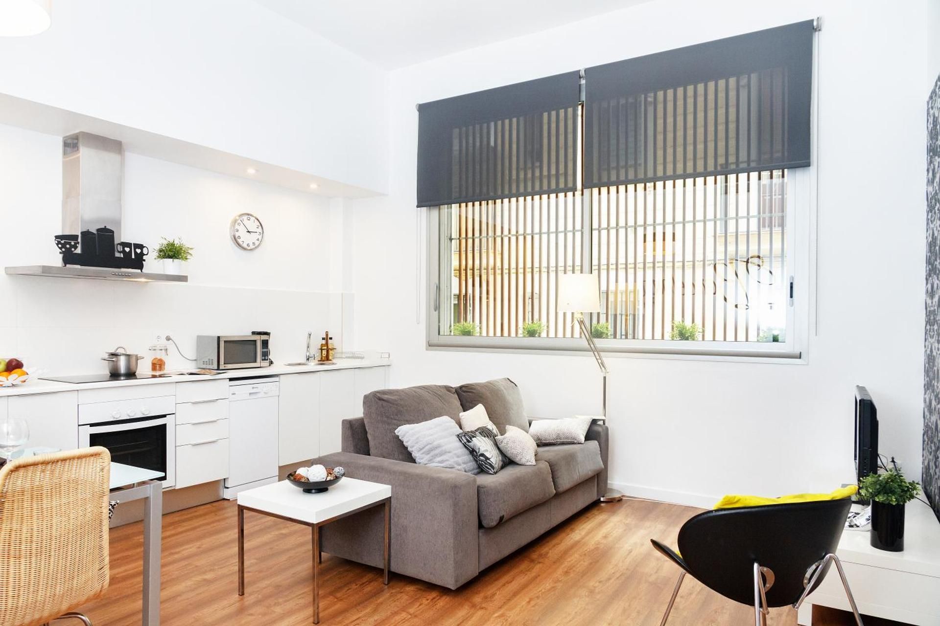 One-Bedroom Ground Floor Apartment - Carrer Bilbao 11