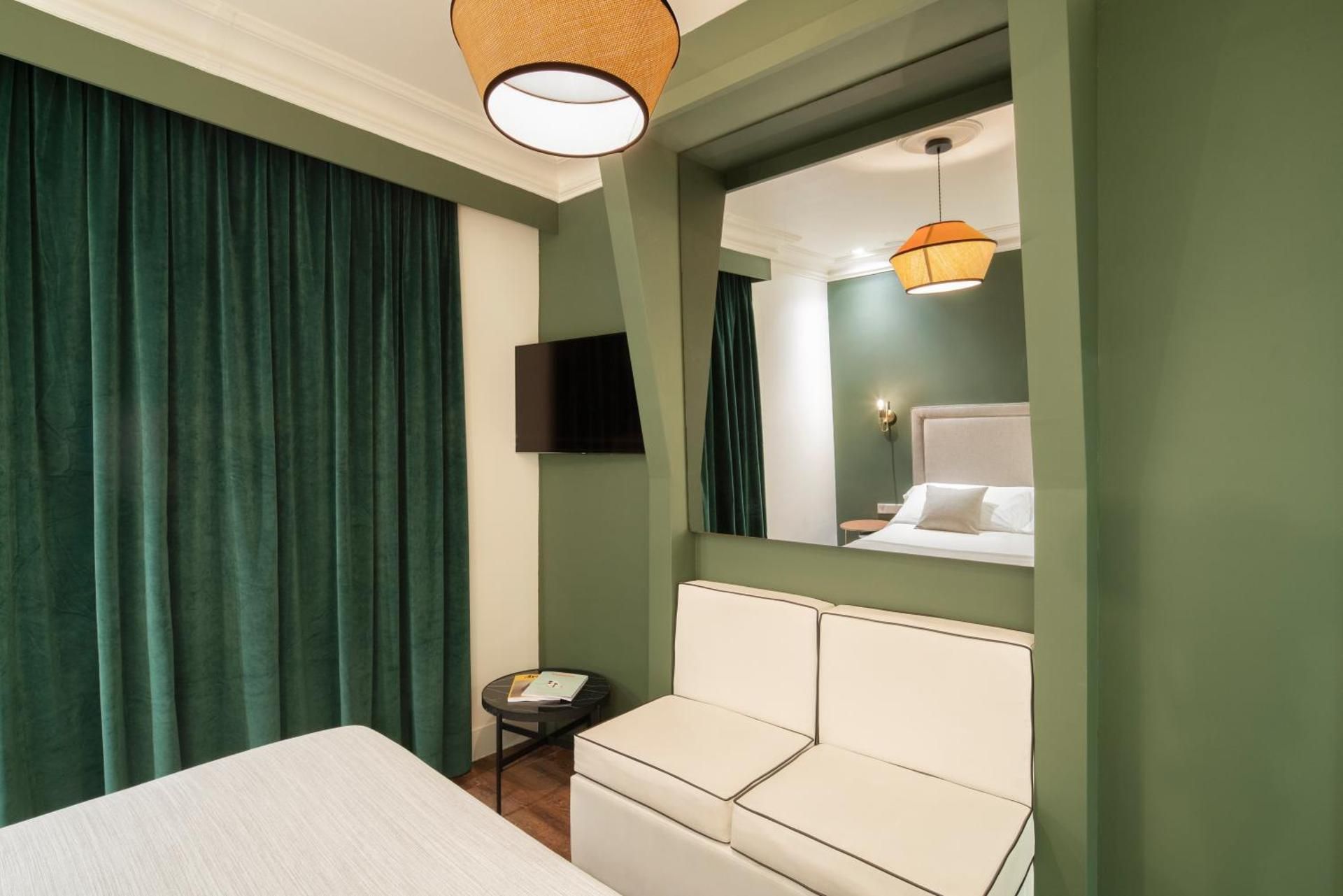 H Regas Adults Only Superior Double 3