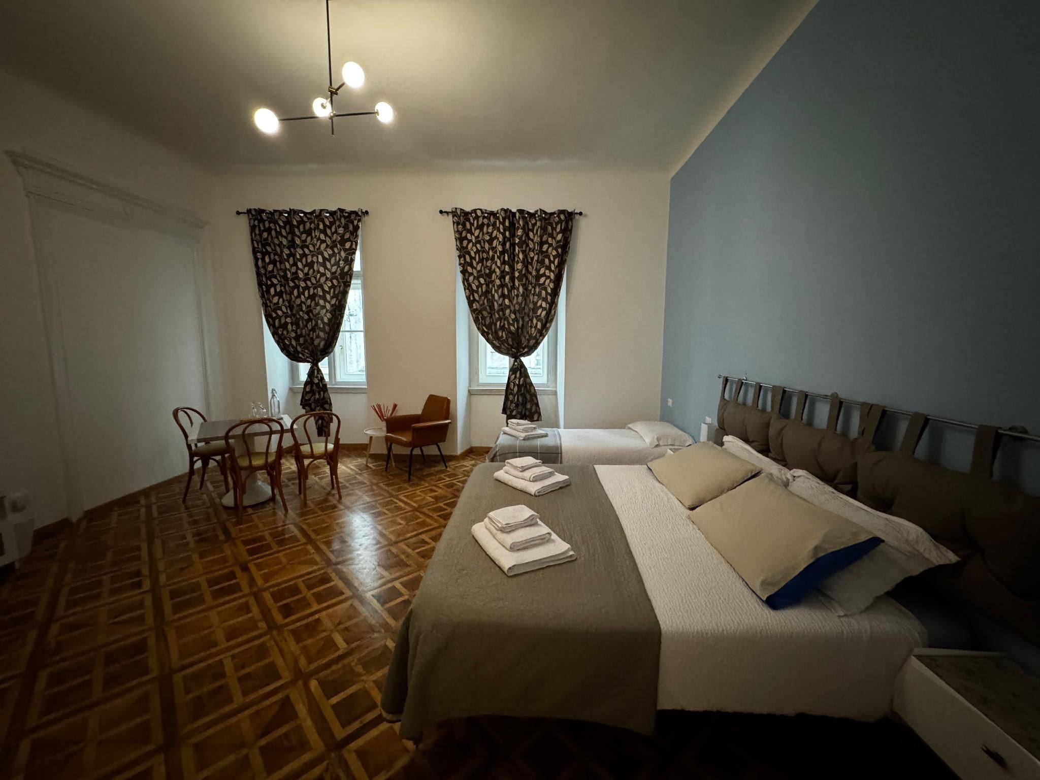 Da Noi a Trieste Triple Room - 1 Double Bed and 1 Single Bed