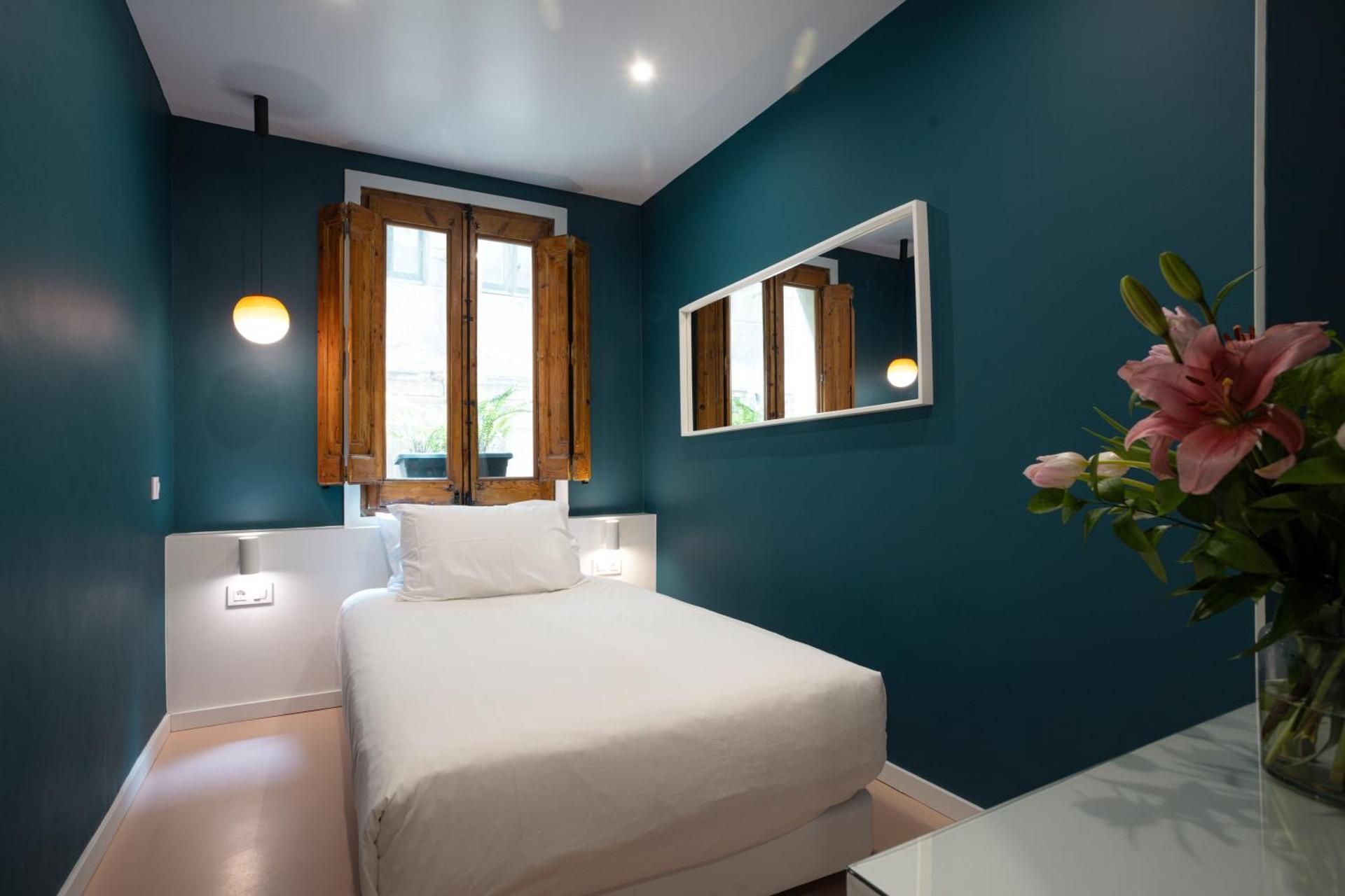 Single Room with Private External Bathroom