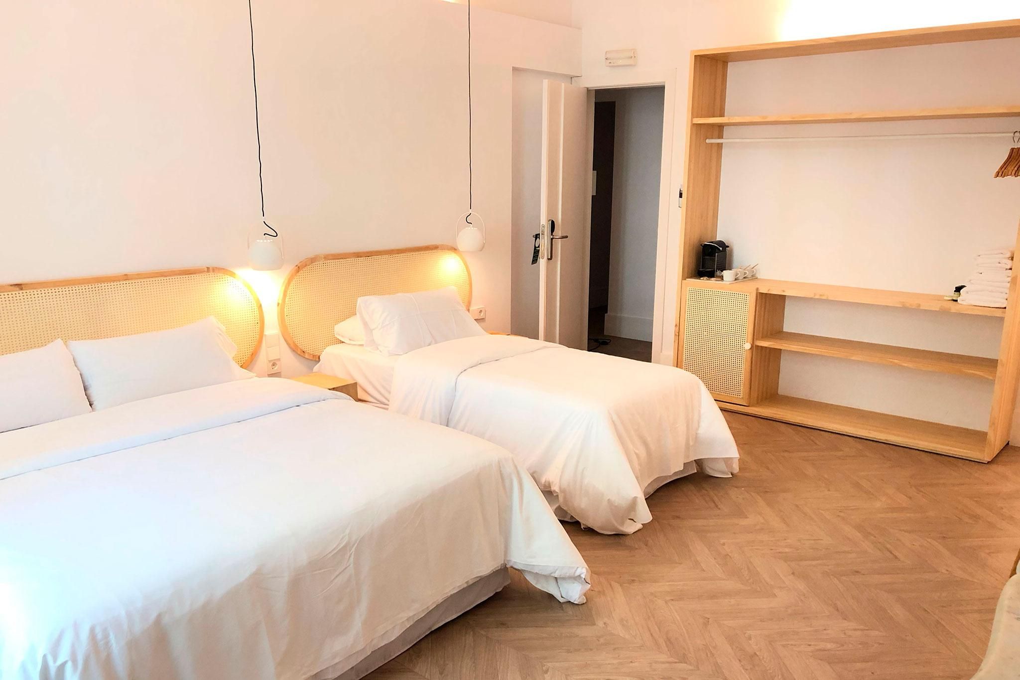 THE MO HOUSE Deluxe Triple Room - Non-Smoking, Newly Renovated 2