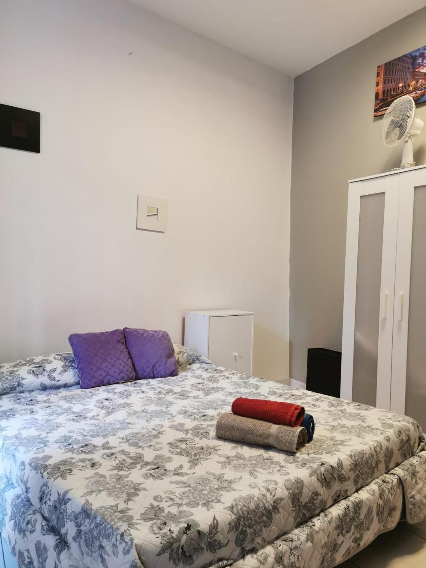 Standard Double Room with Shared Bathroom