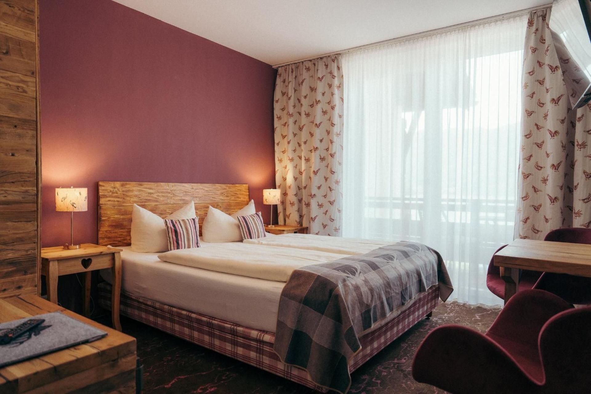 Deluxe Double Room with Side Sea View