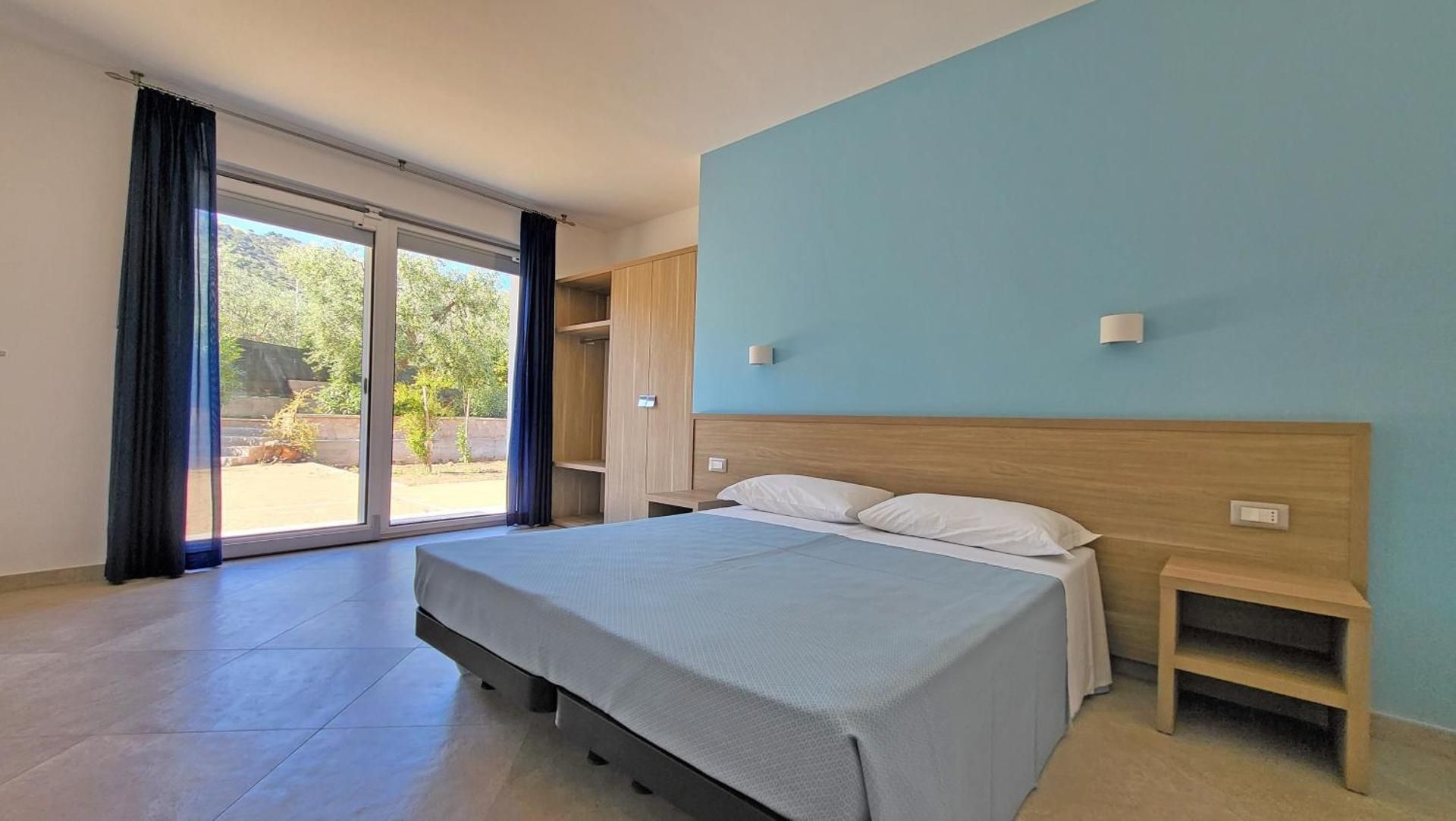 Superior One-Bedroom Apartment