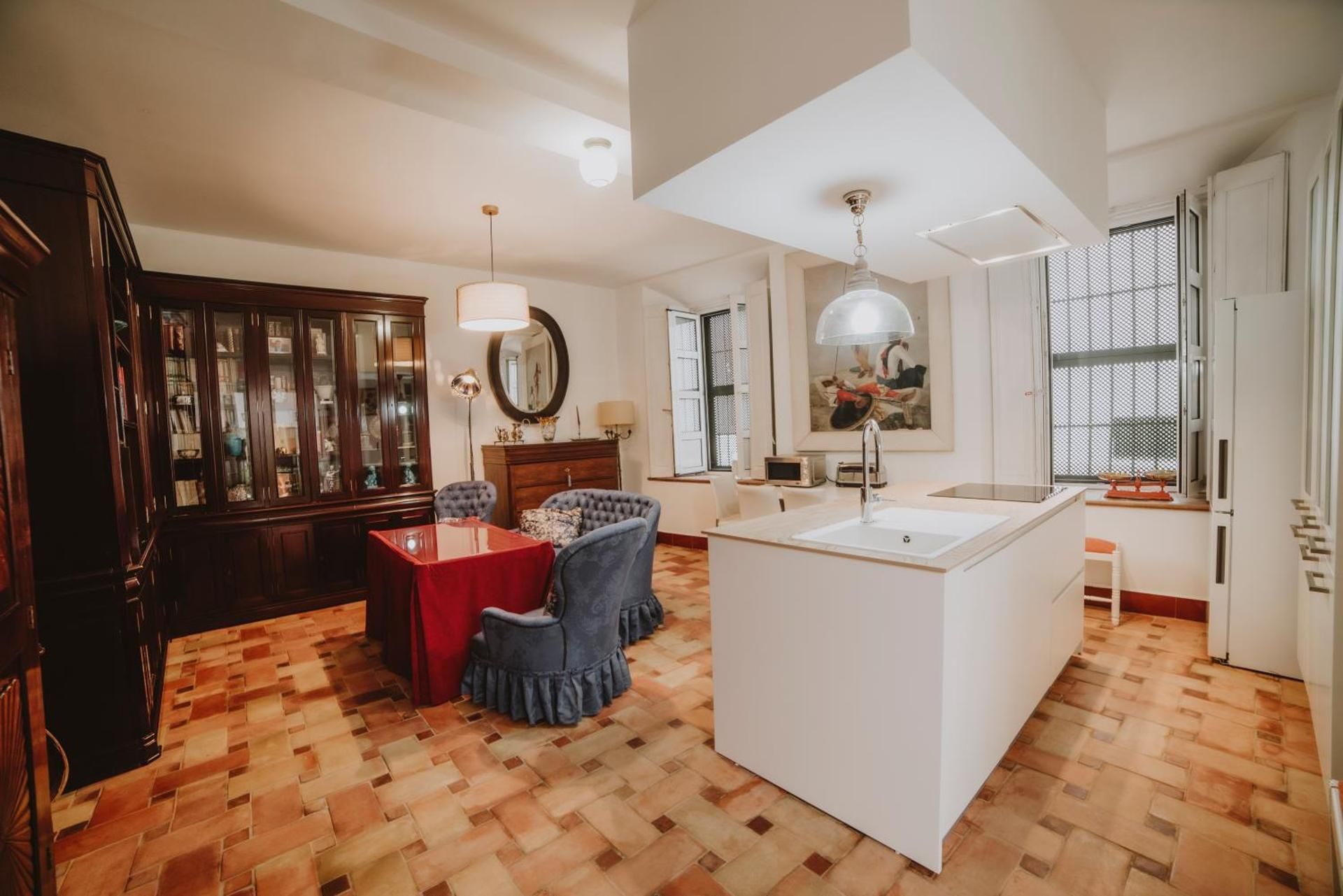 shared lounge/tv area