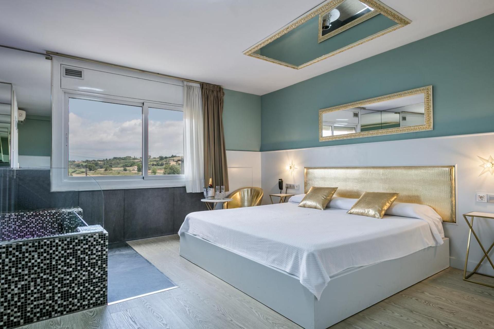 Suite with Spa Bath