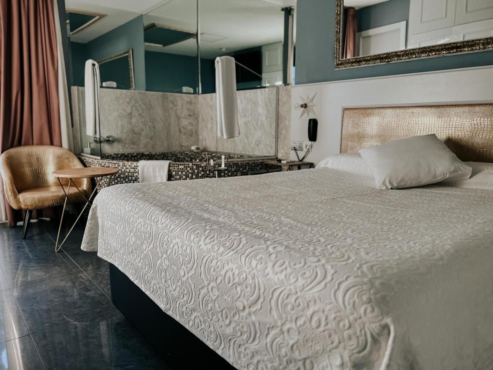 Junior Suite with Hot Tub