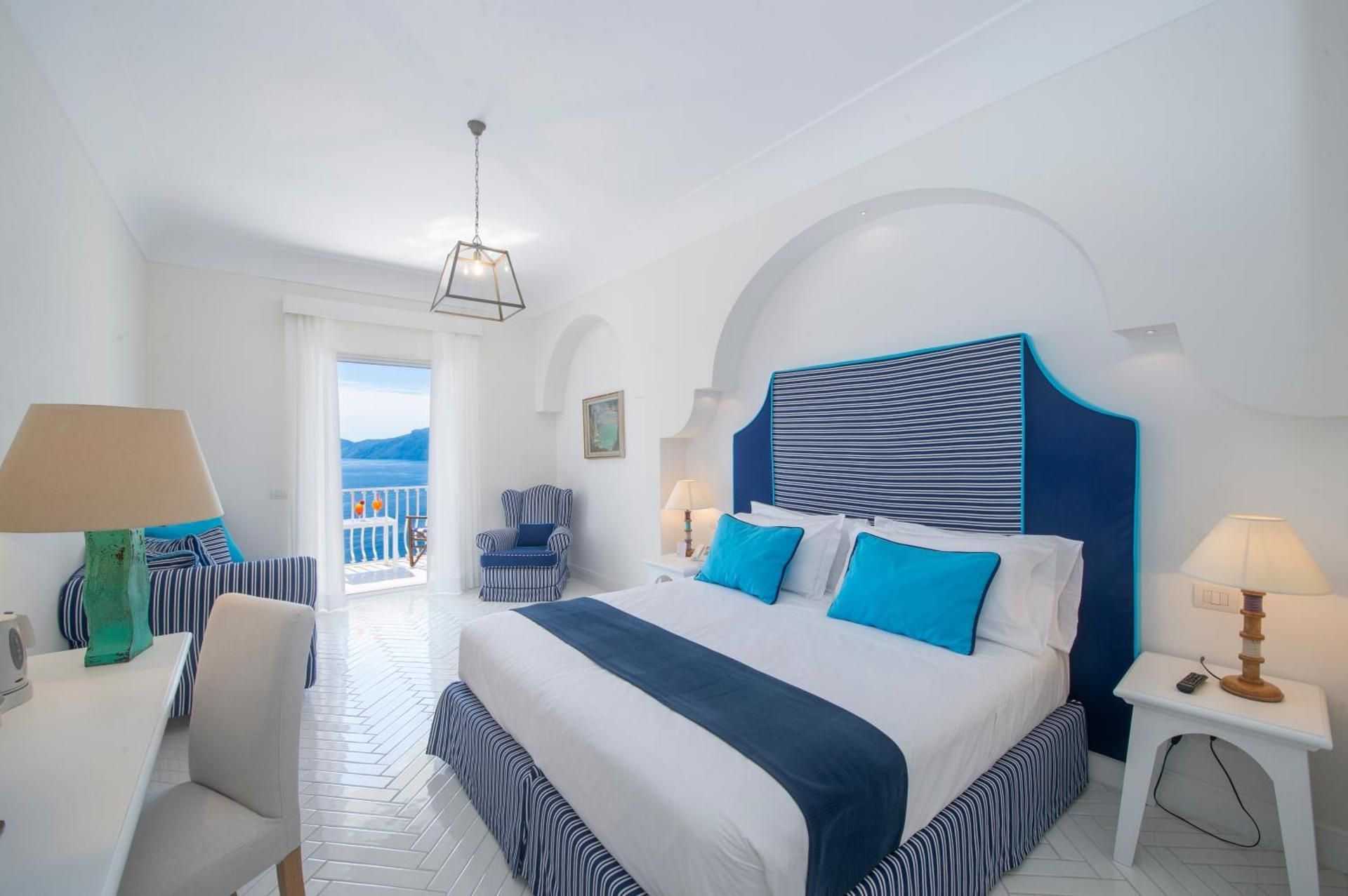 Mediterranean Triple Room with Balcony and Sea View