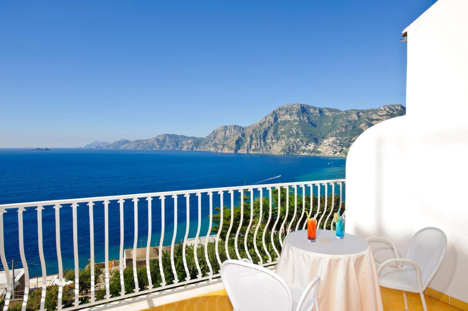 Classic Quadruple Room with Terrace and Sea View