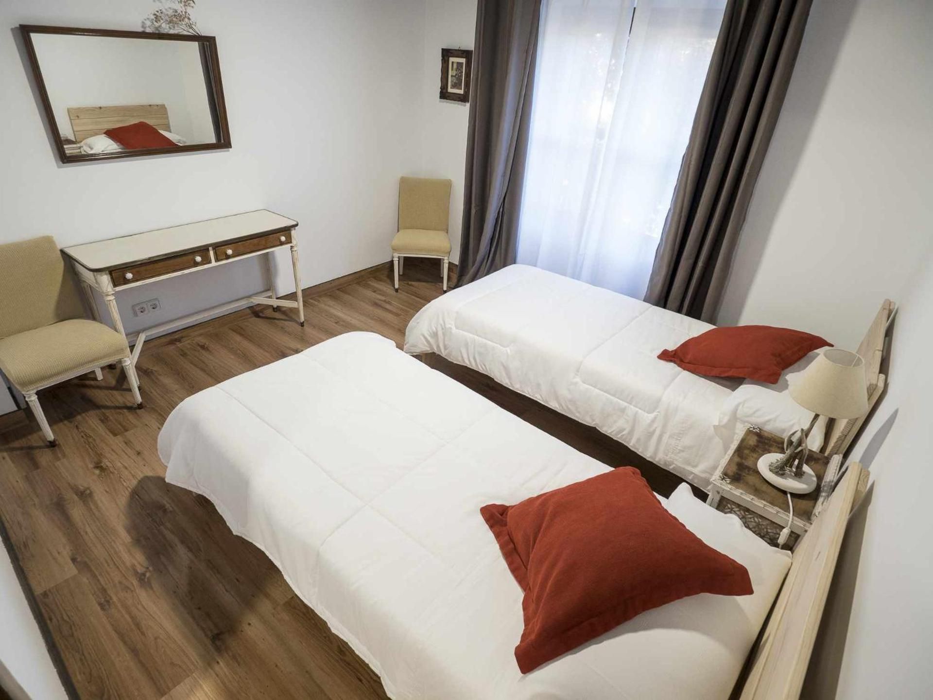 Twin Room with Private Bathroom