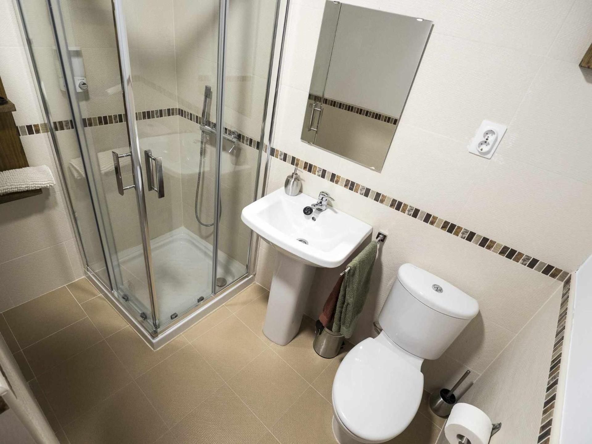Twin Room with Private Bathroom