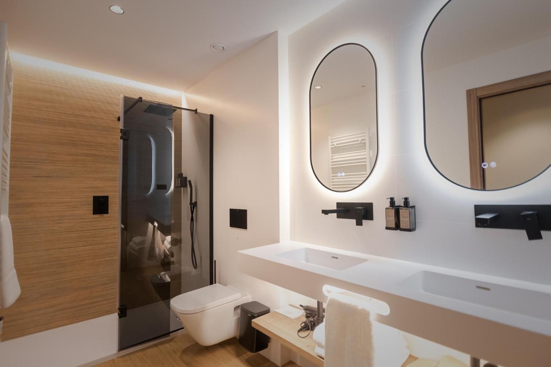 Suite with Spa Access