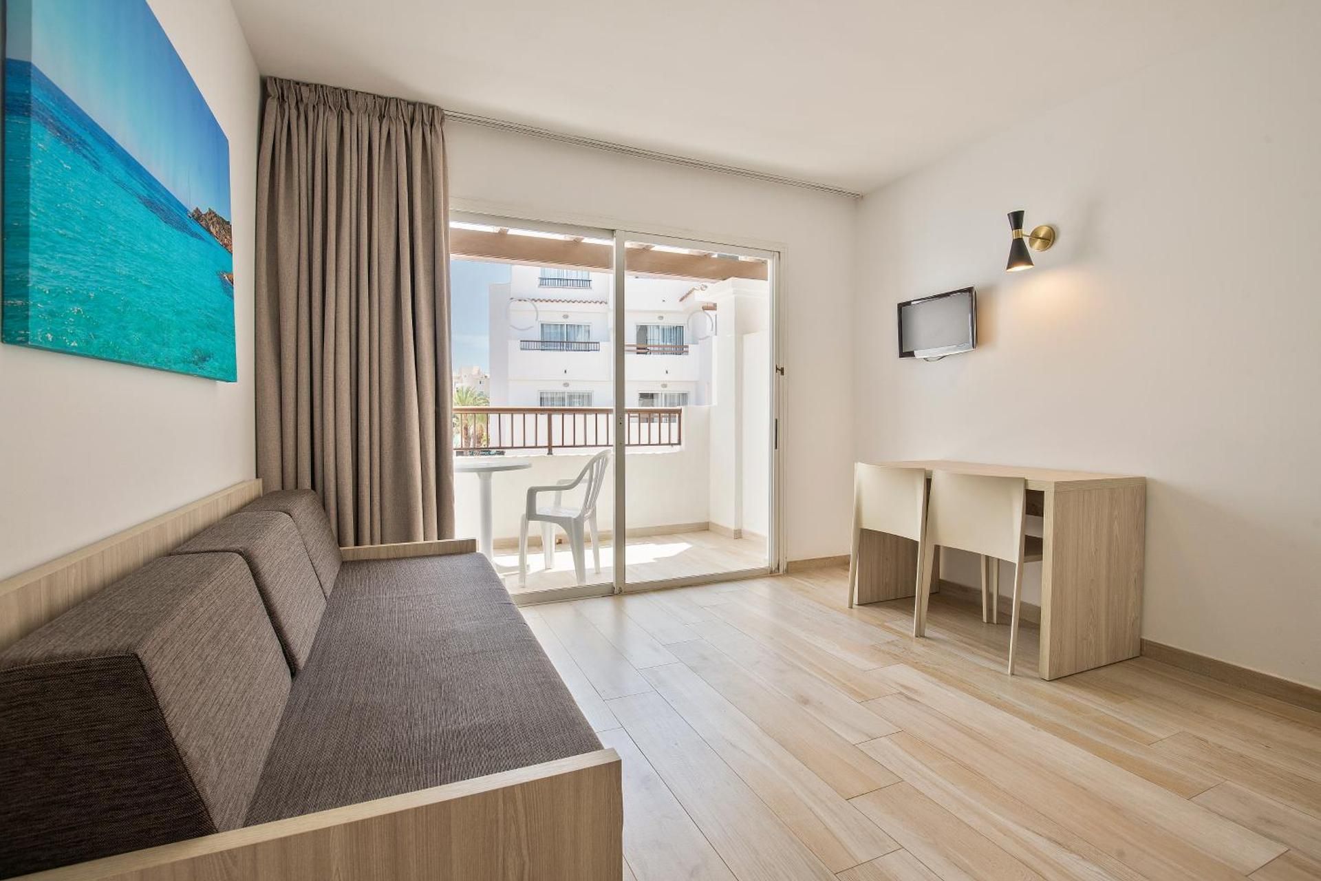 Queen Studio with Air Condition