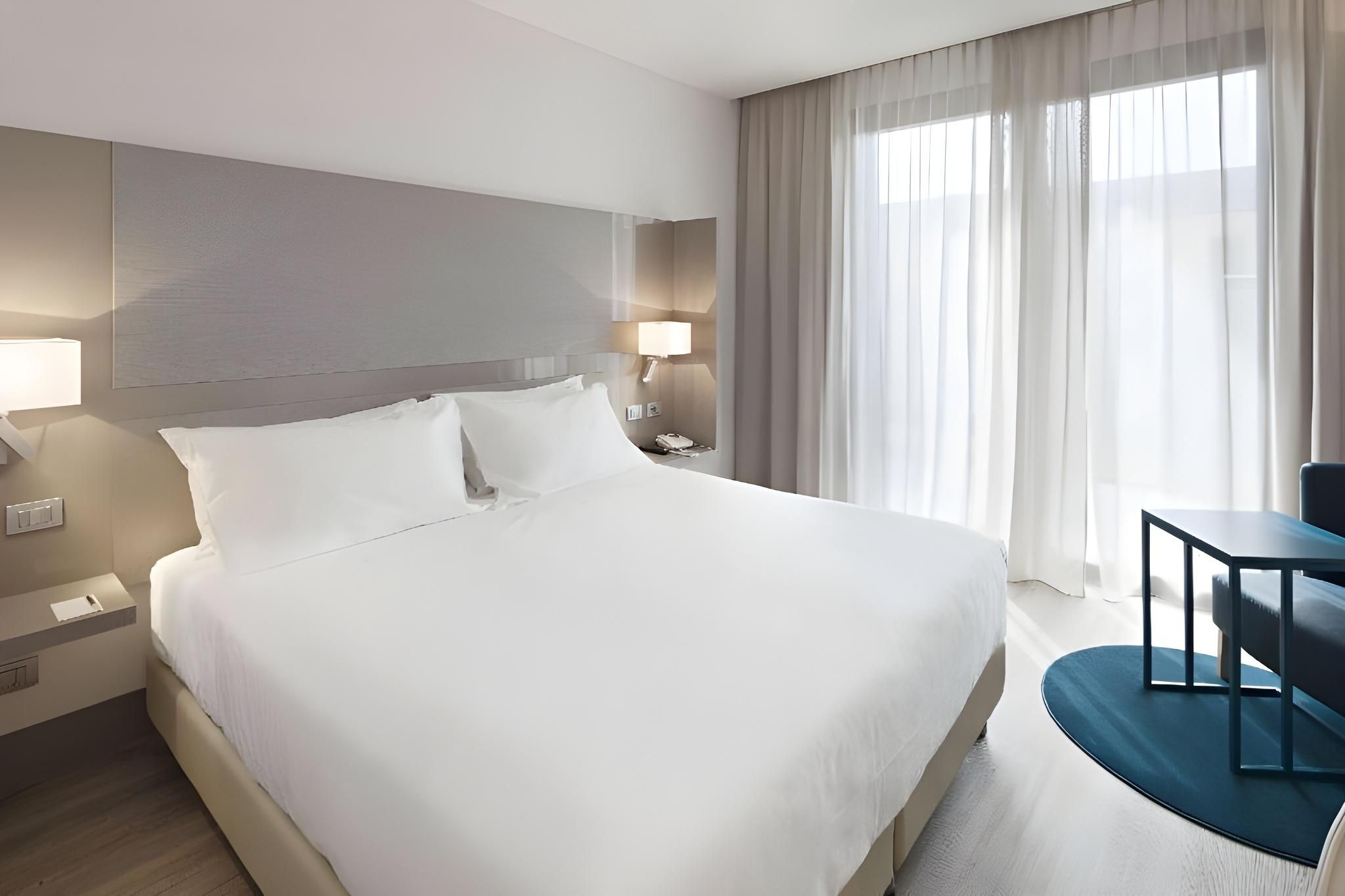 NH Parma Superior with Terrace