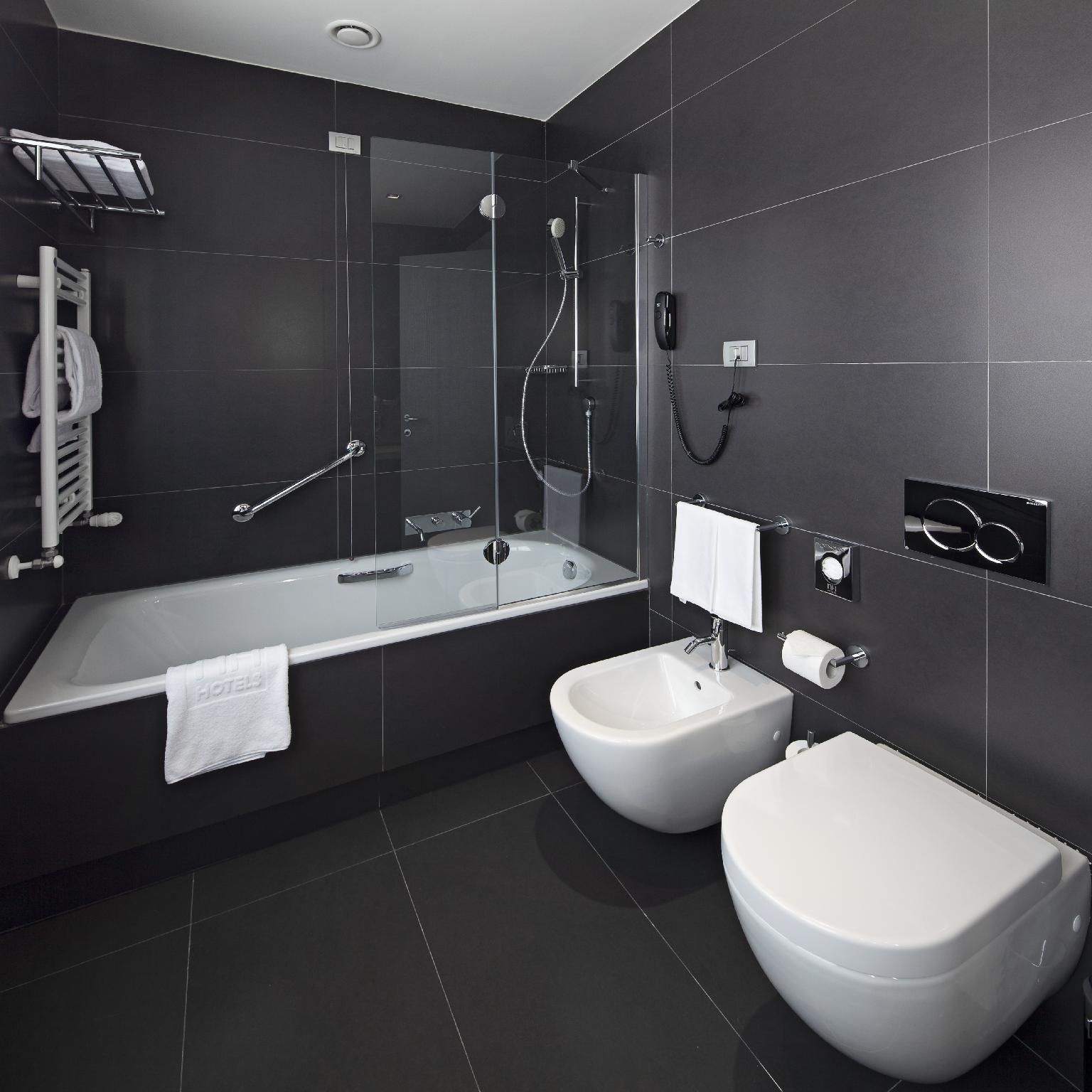 NH Parma Superior with Terrace 3