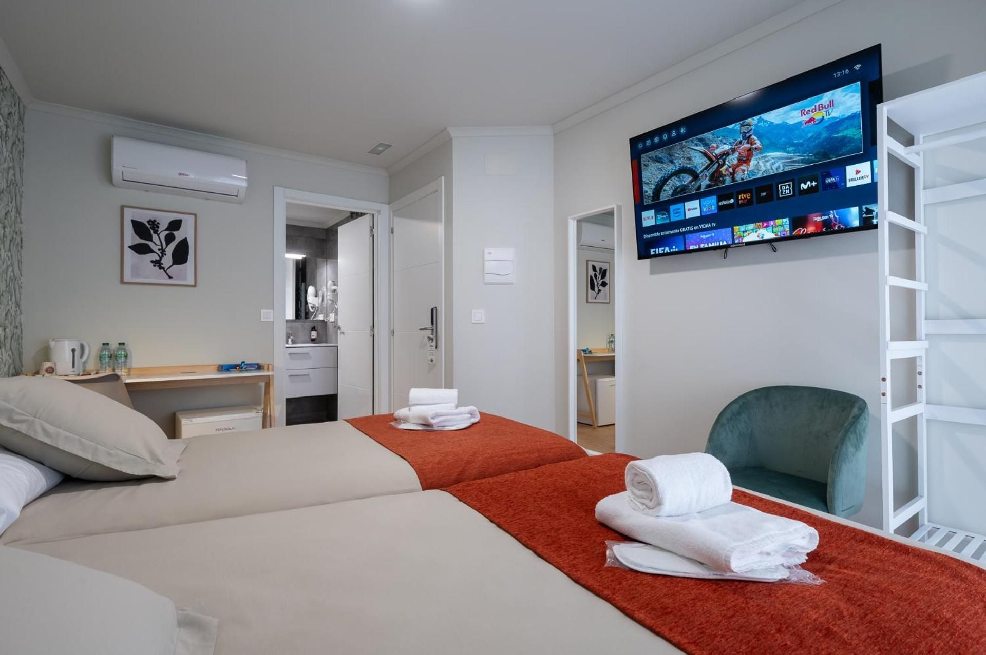 Standard Twin Room