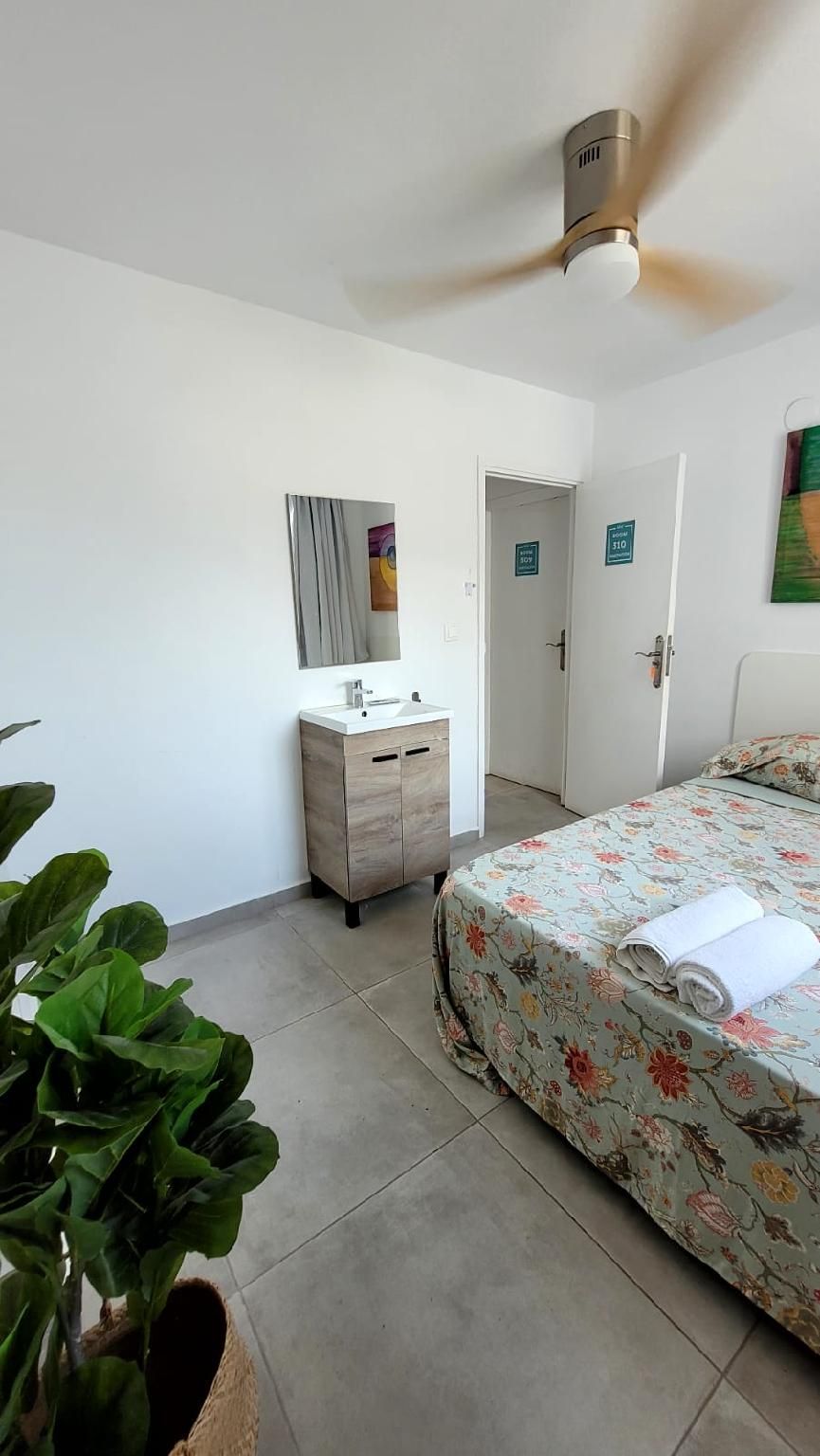 Double - Shared Bathroom