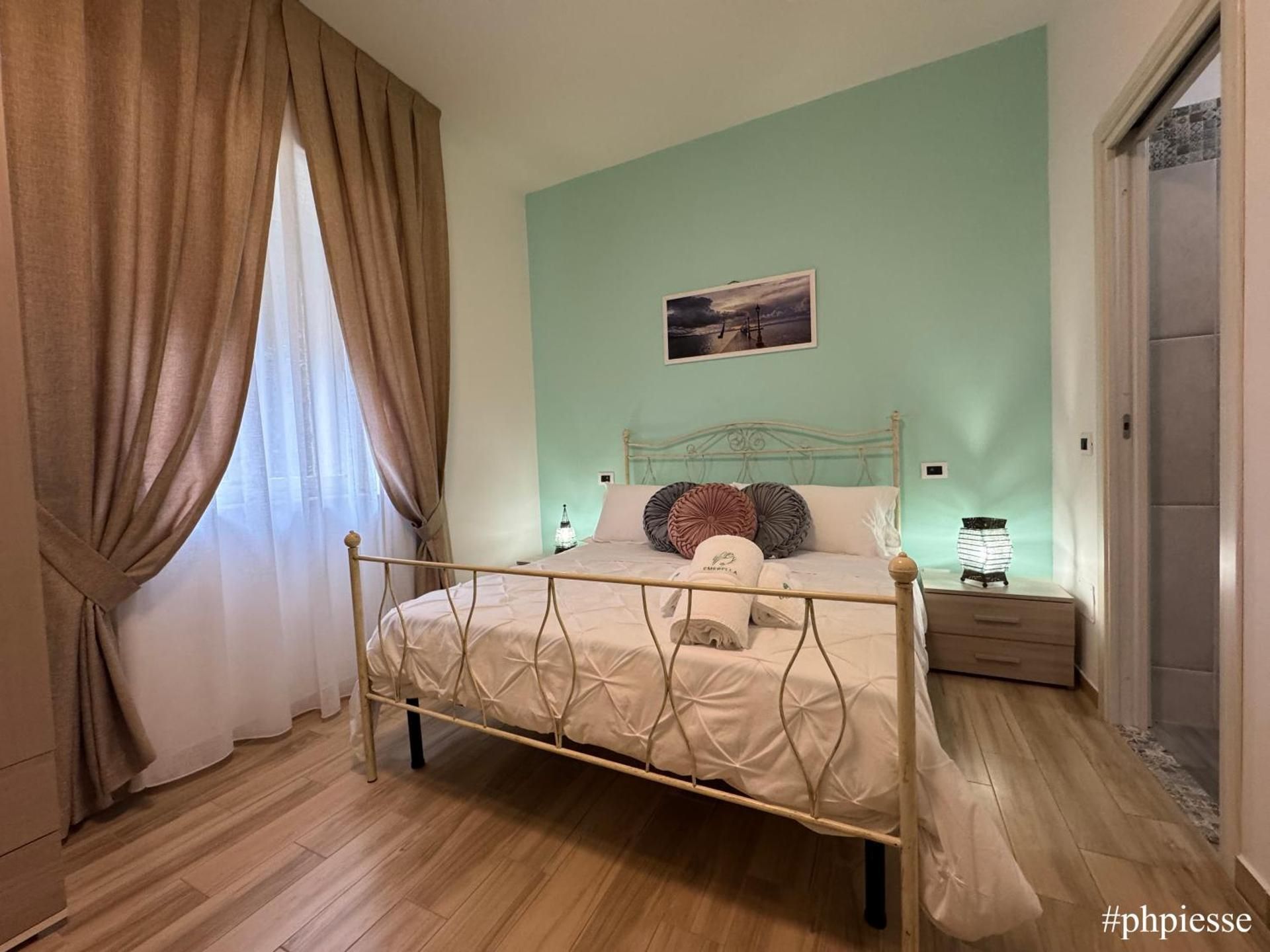 Deluxe Room (2 Adults + 1 Child)