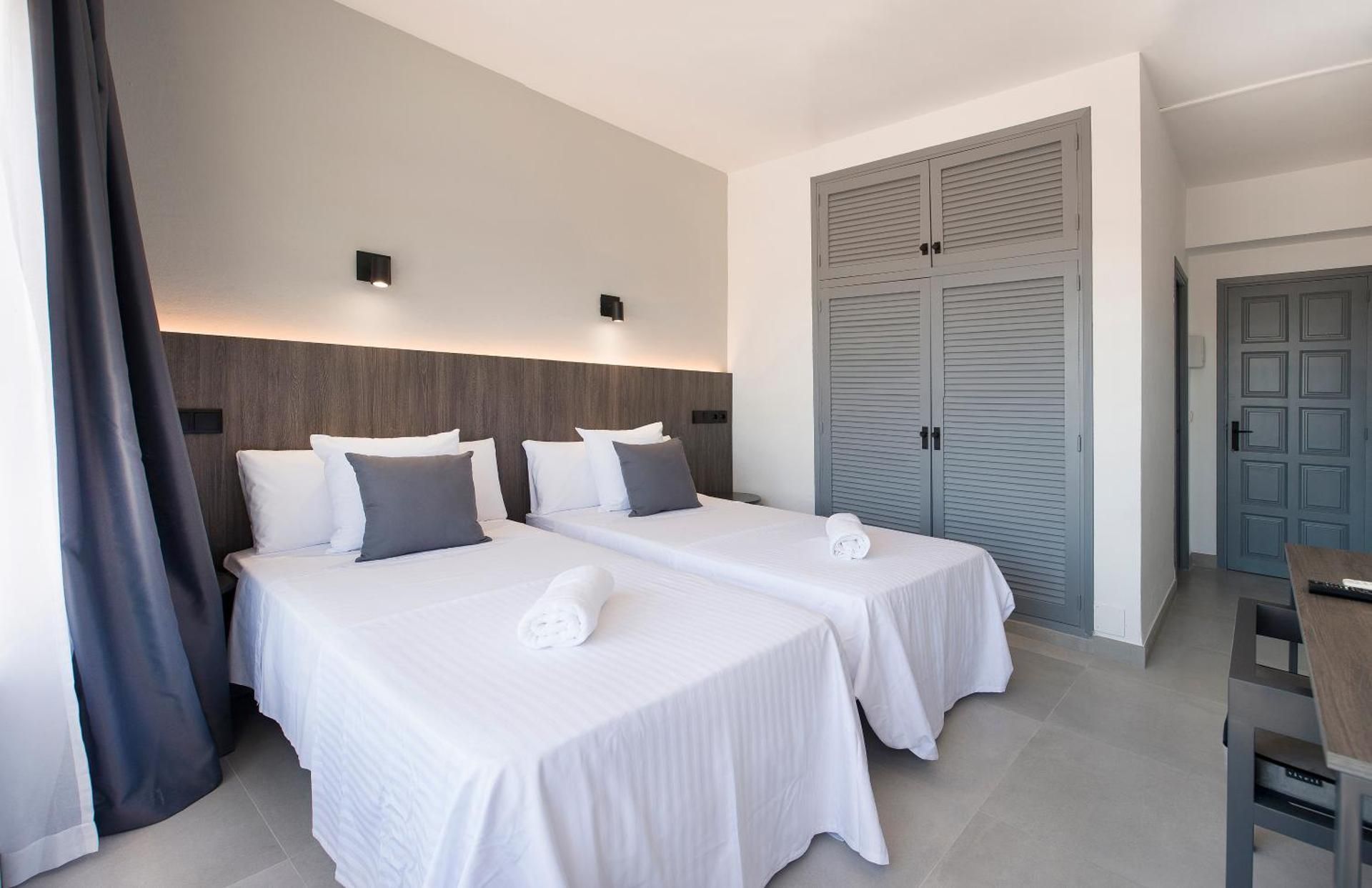 Budget Twin Room with Air Conditioning