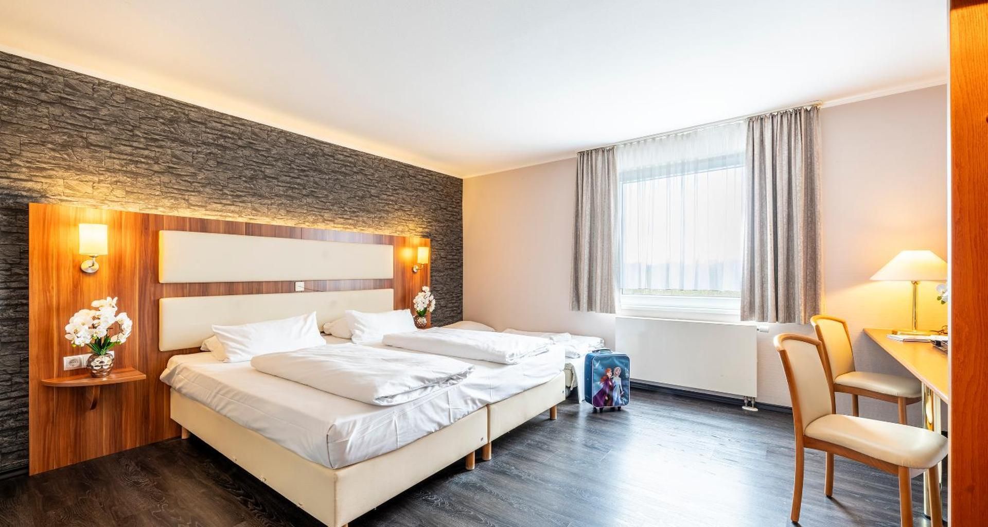 Comfort Triple Room