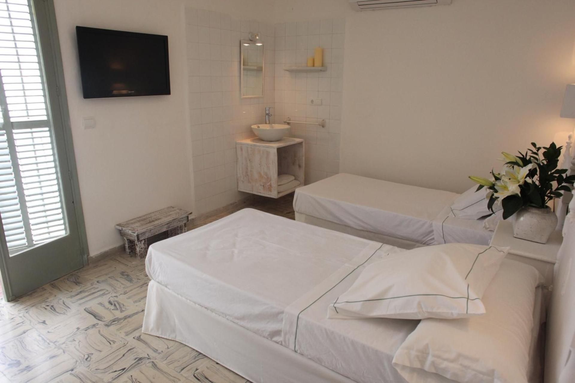 Superior Double Room with Shared Bathroom