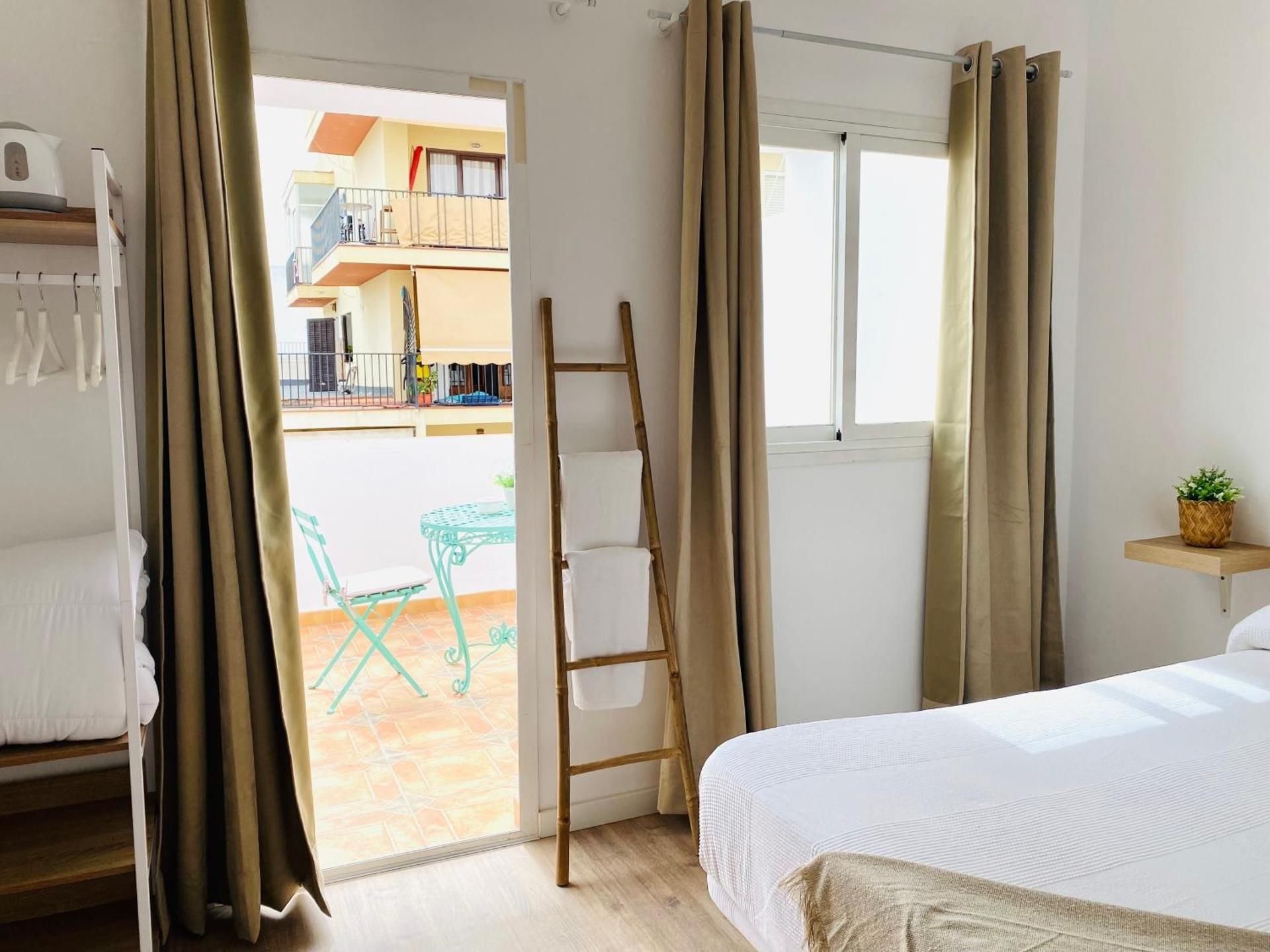 Double Room with Terrace and Shared Bathroom