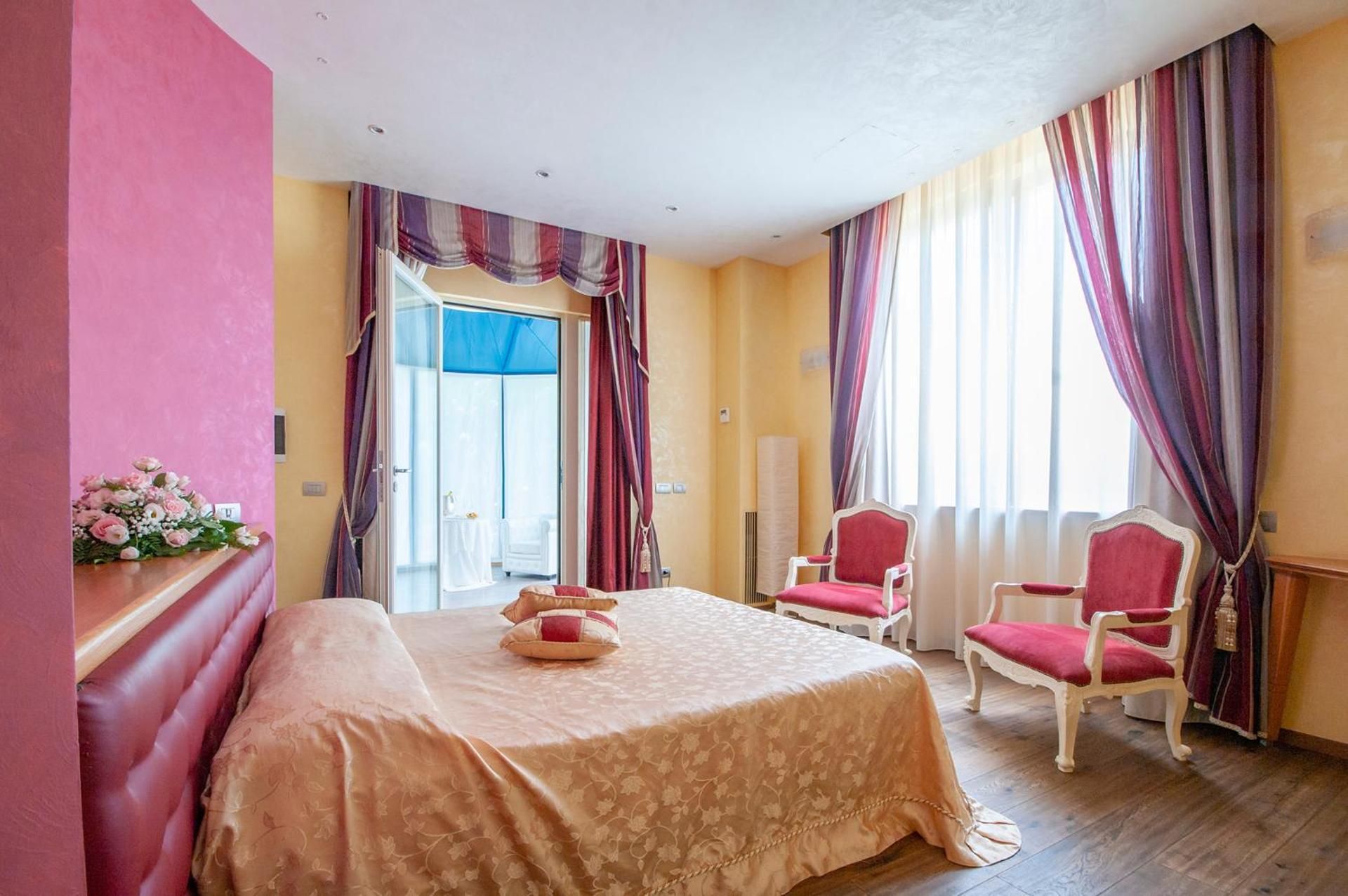 Junior Suite with Garden View