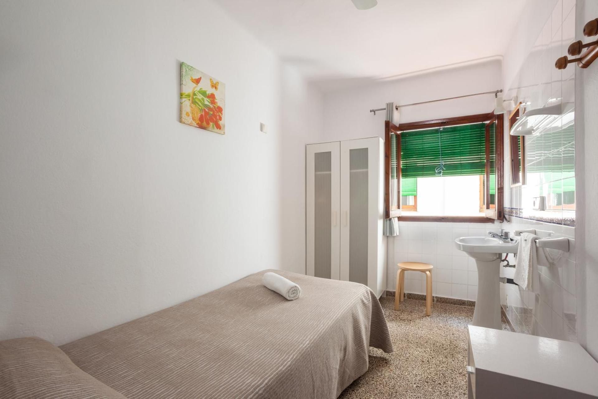 Single Room with Shared Shower and Toilet