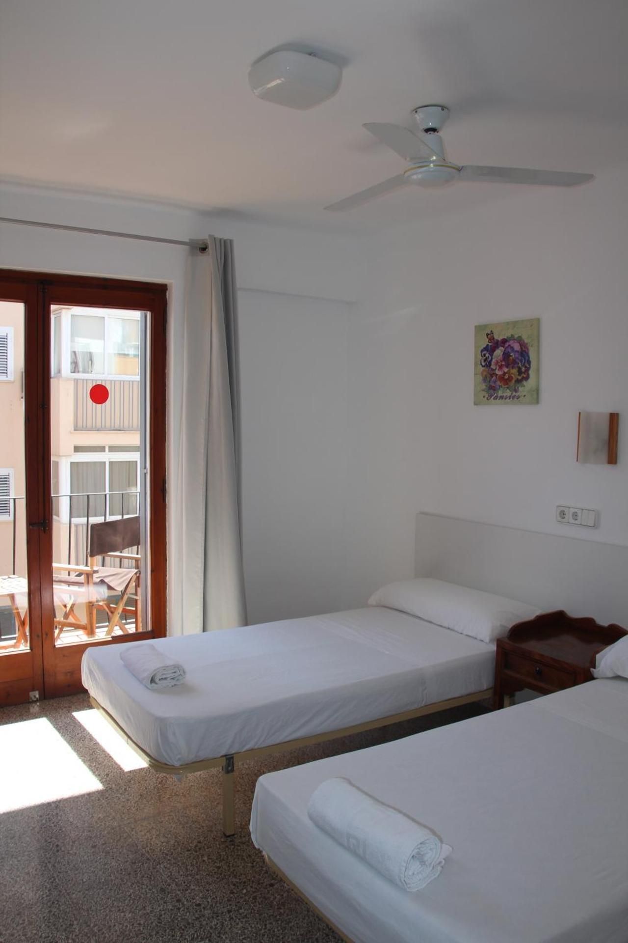 Twin Room with Private Bathroom