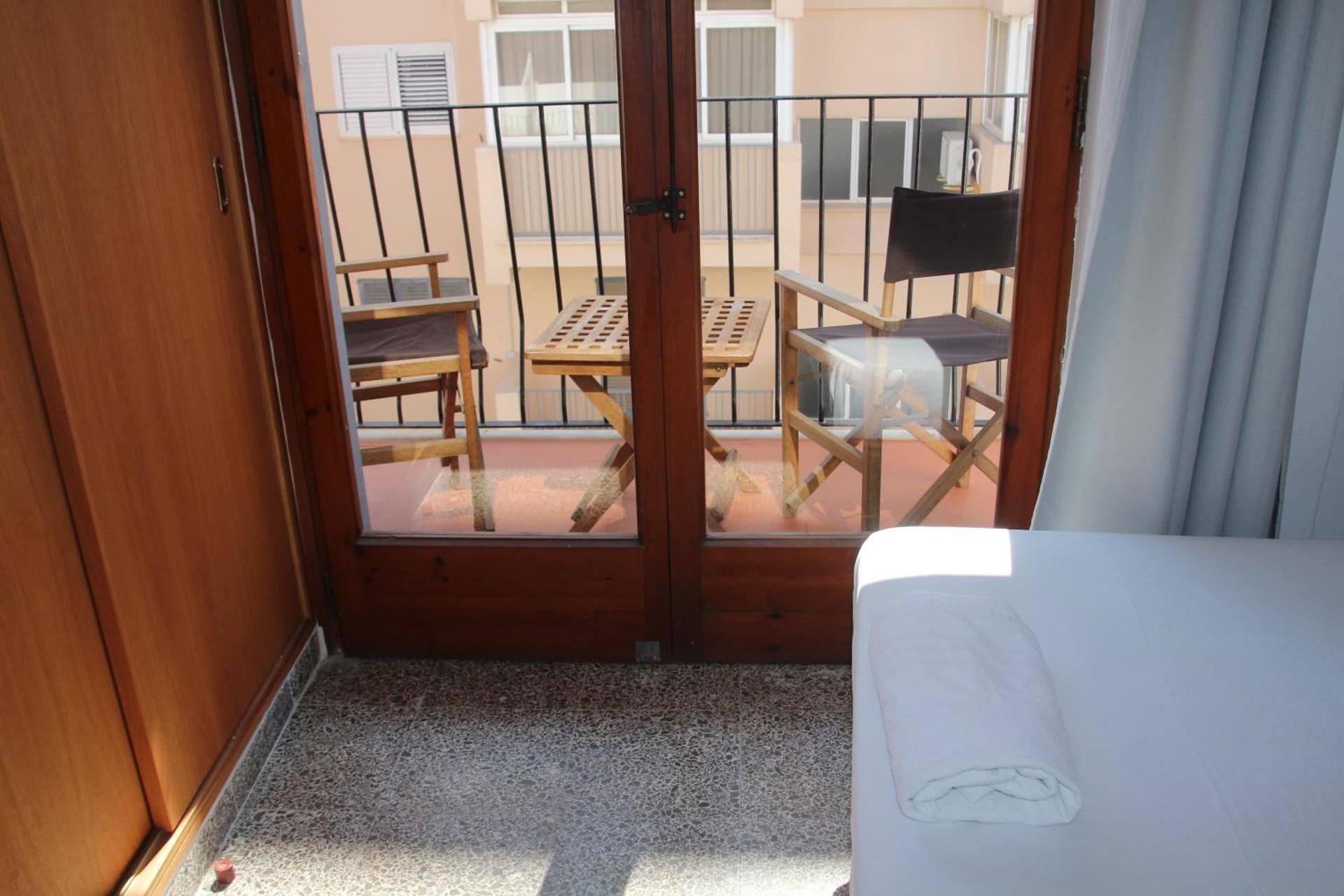Twin Room with Private Bathroom