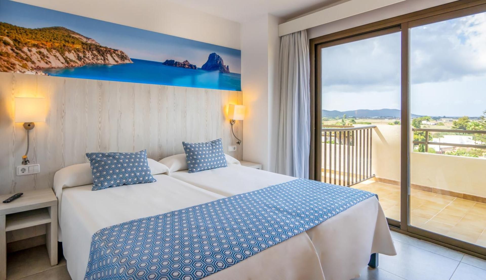 Junior Suite with Balcony