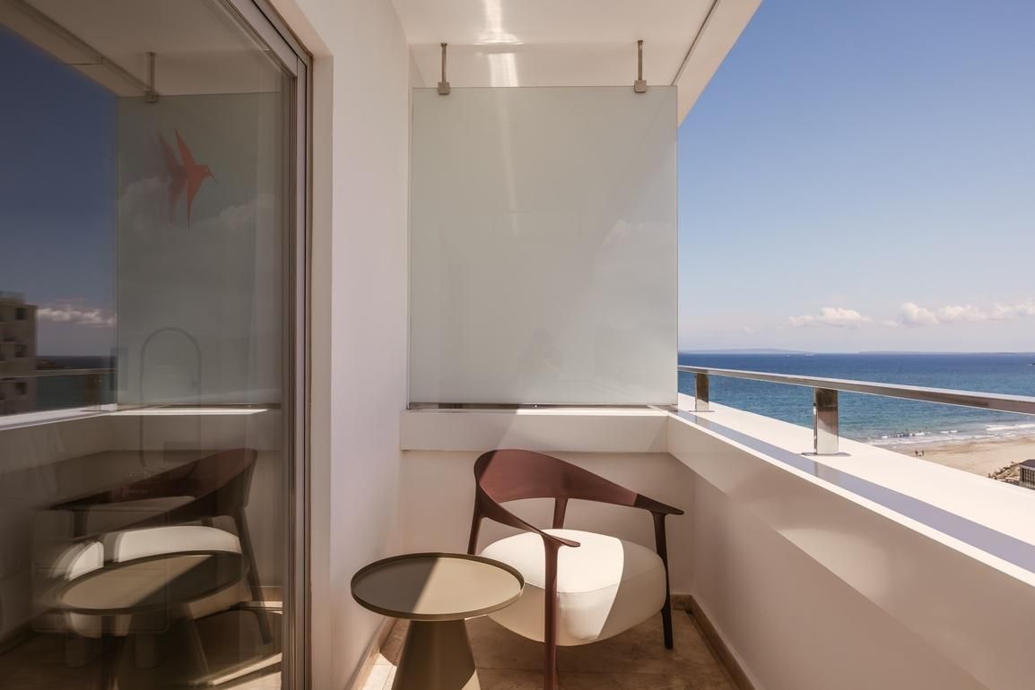 The Twist and Go Room - Entrance to Ushuaia Club Included