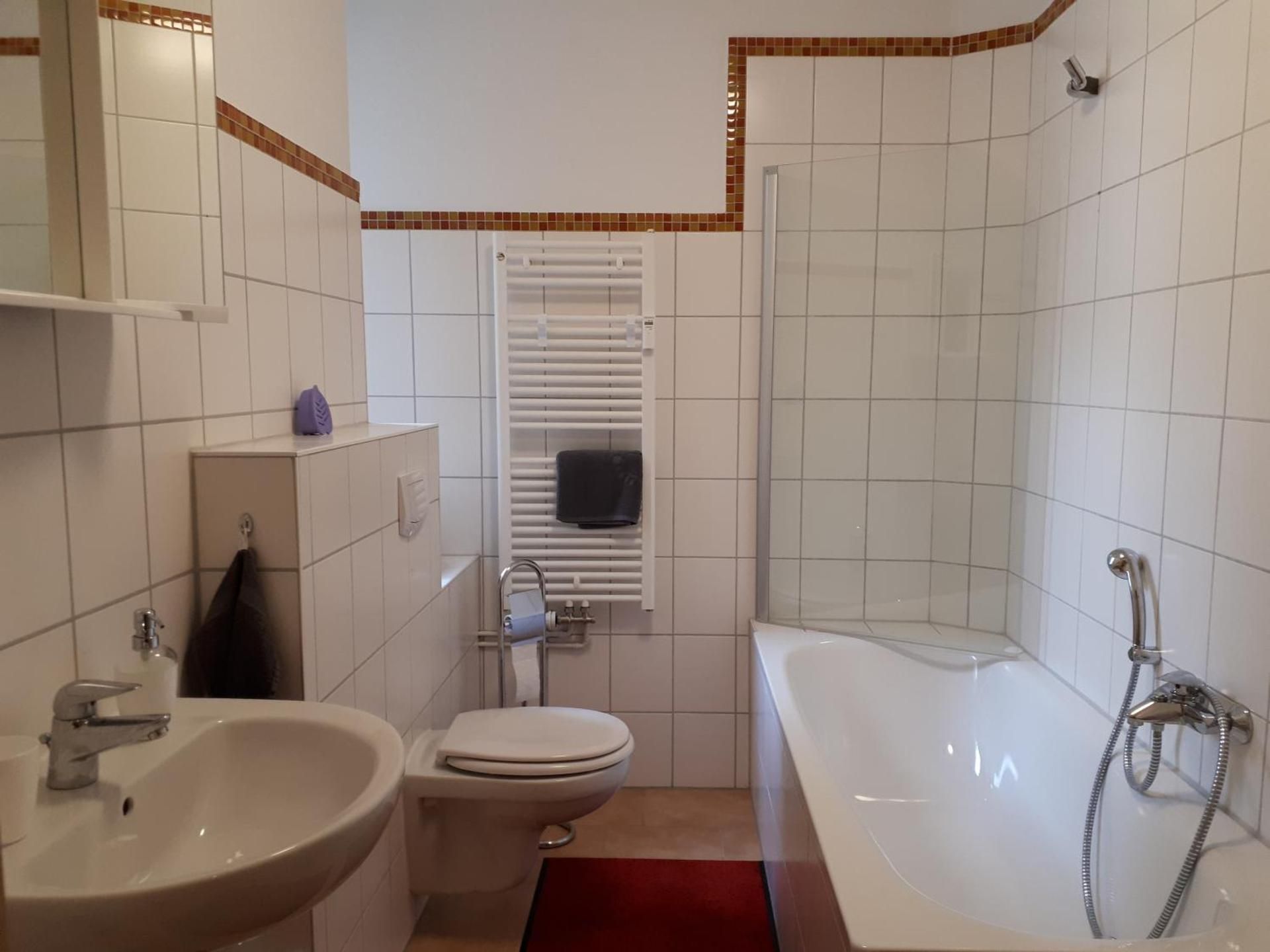 Single Room with Private External Bathroom 101