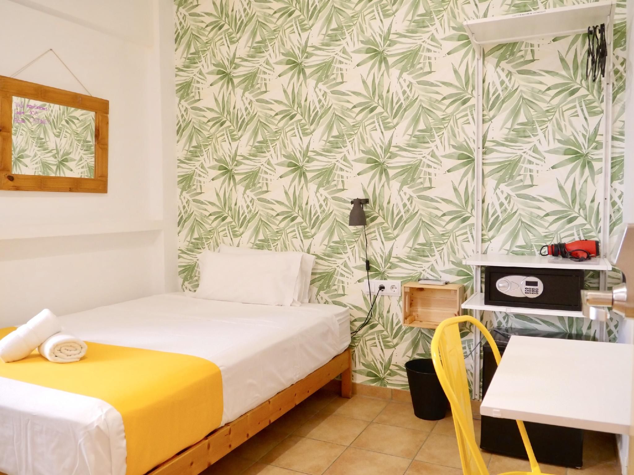 Single room-Standard-Private Bathroom-Individual A/C