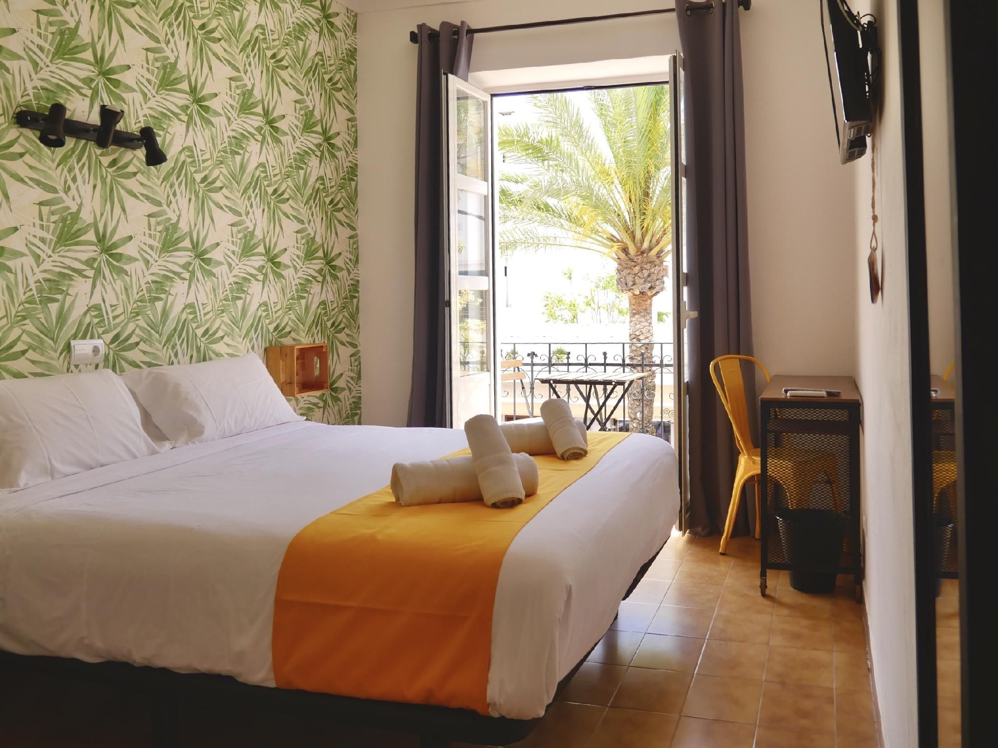Double room-Private Bathroom-Balcony-Deluxe-Double A/C
