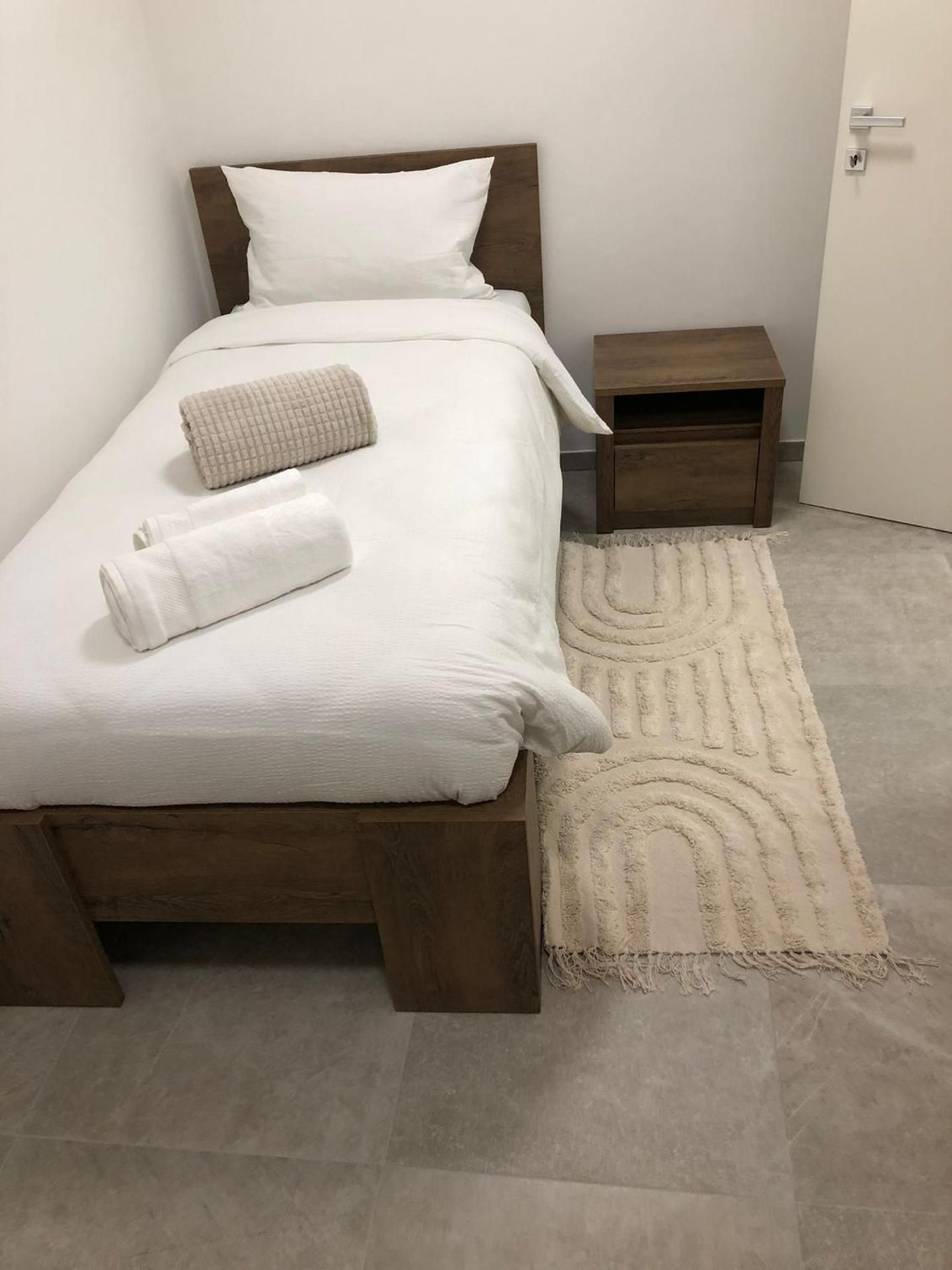 Single Room with Shared Bathroom