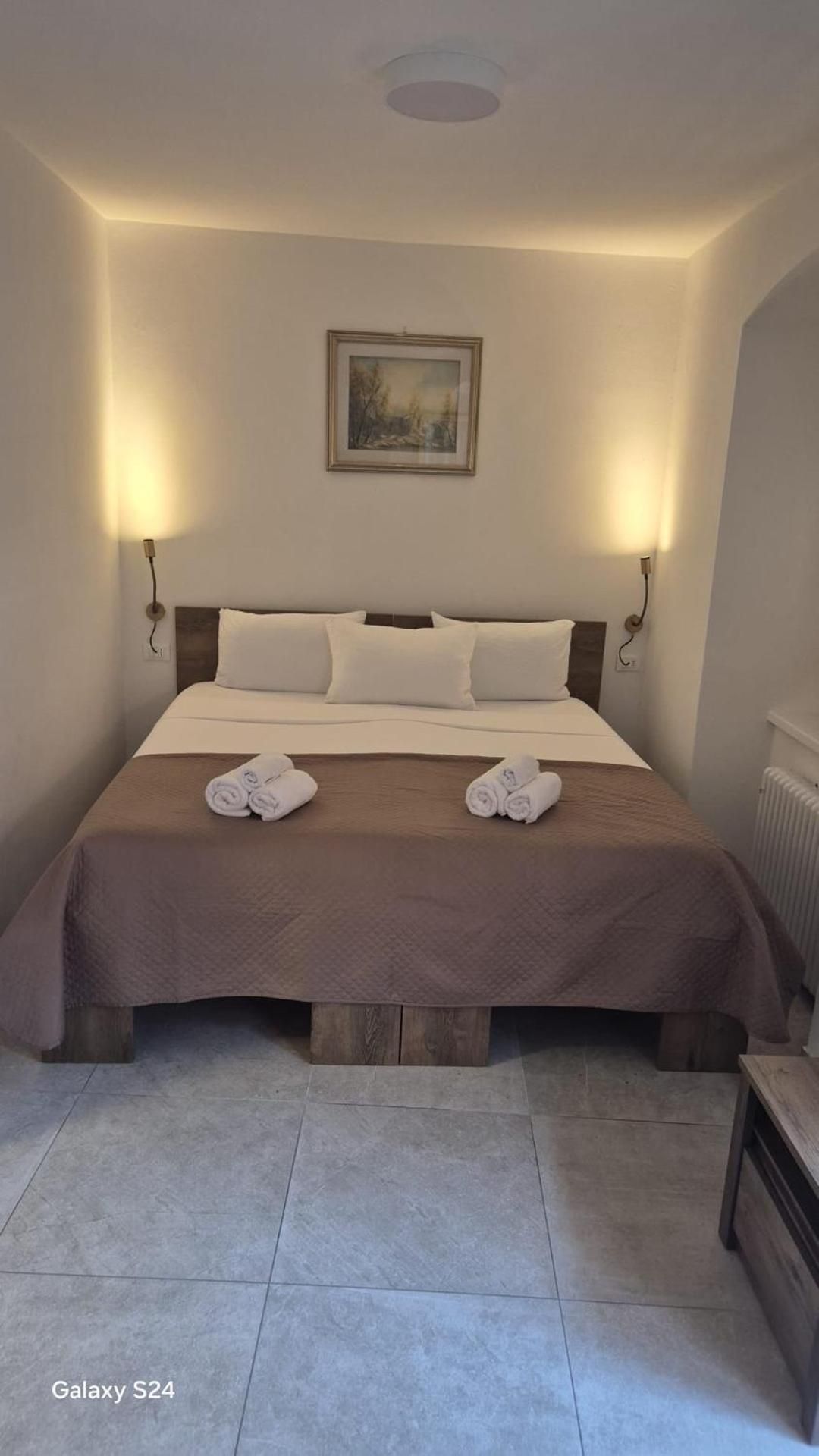 Double Room with Shared Bathroom