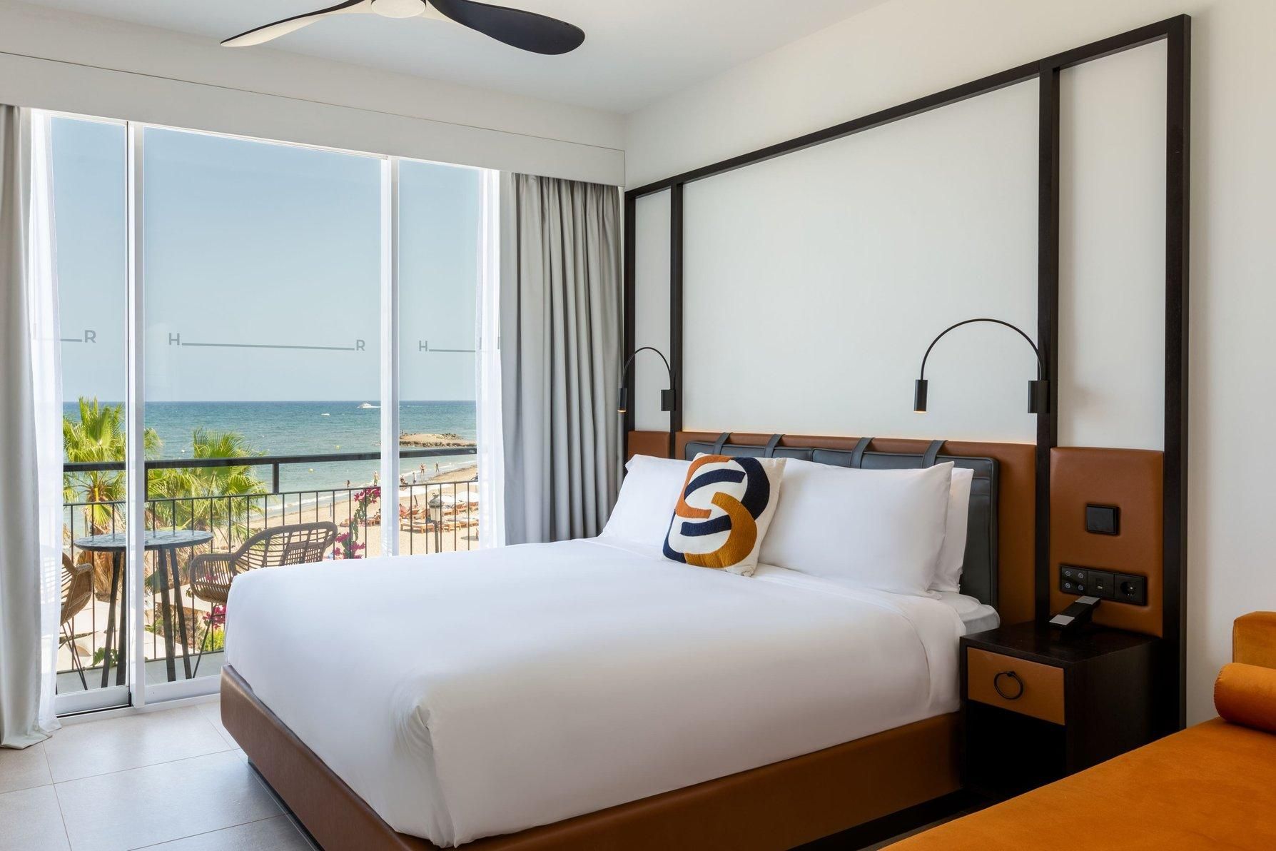 Premium Sea View, Guest Room, 1 Queen, Beach Front, Balcony