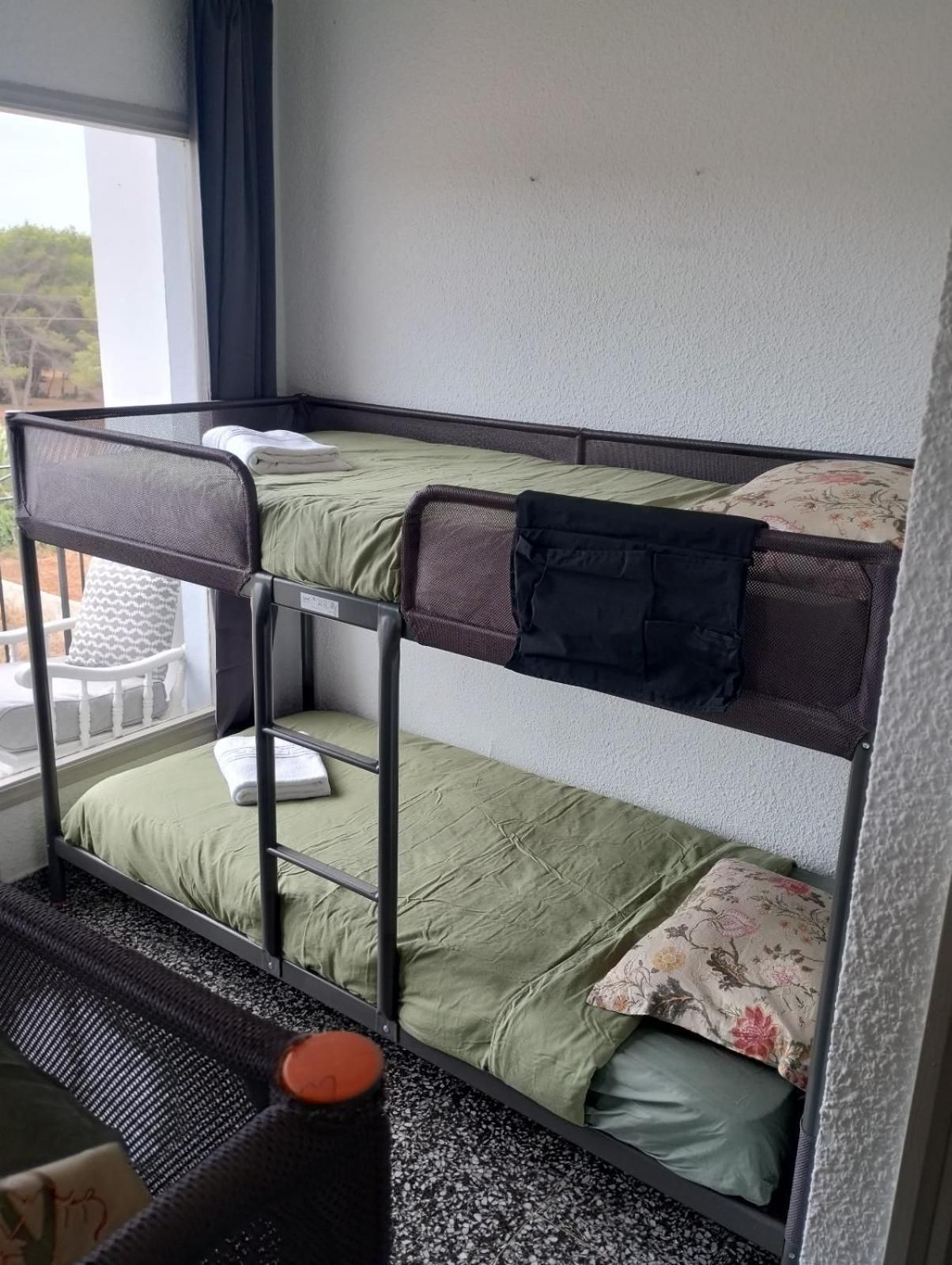 Bunk Bed in Mixed Dormitory Room