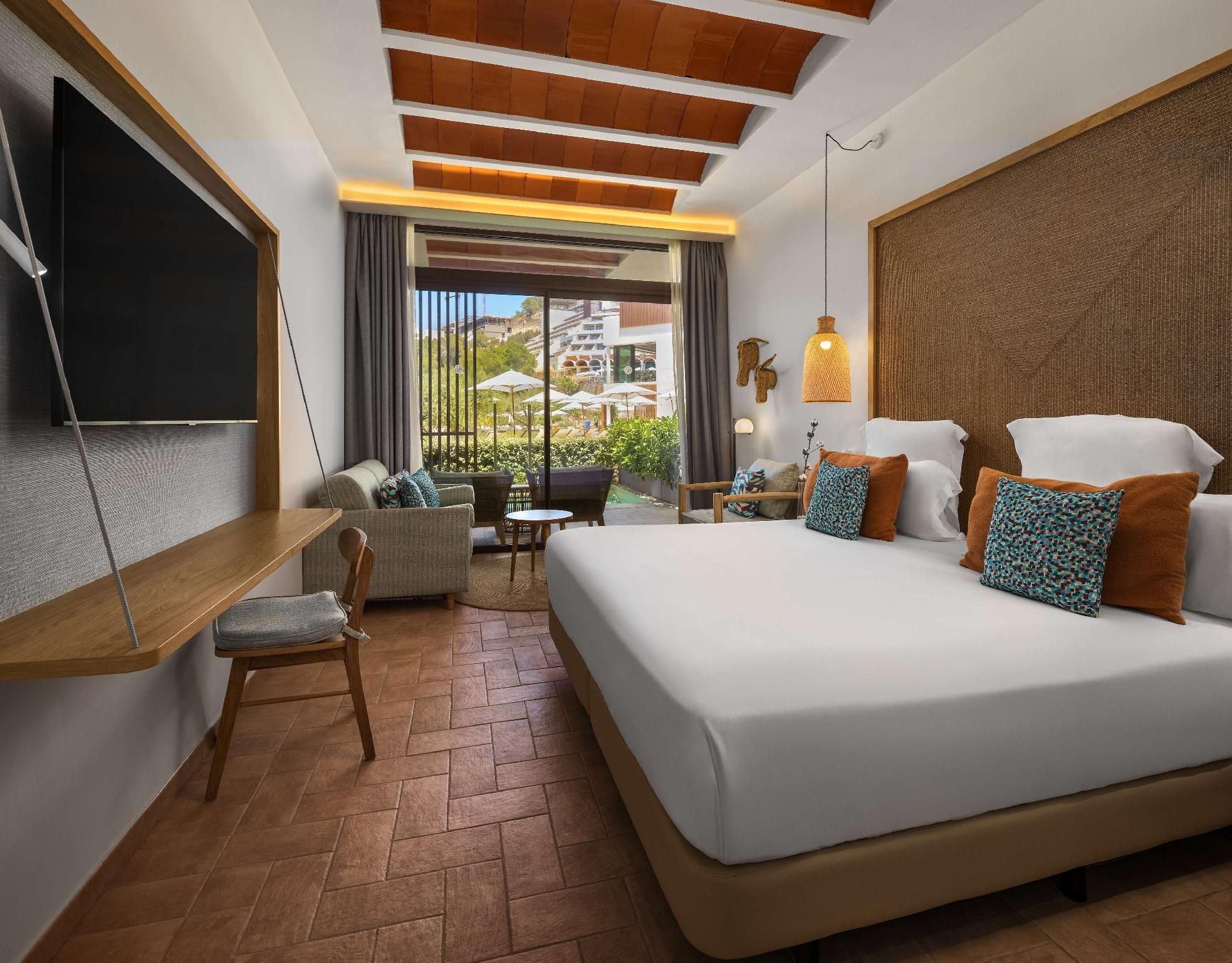 The Club King Room With Swim Up Pool