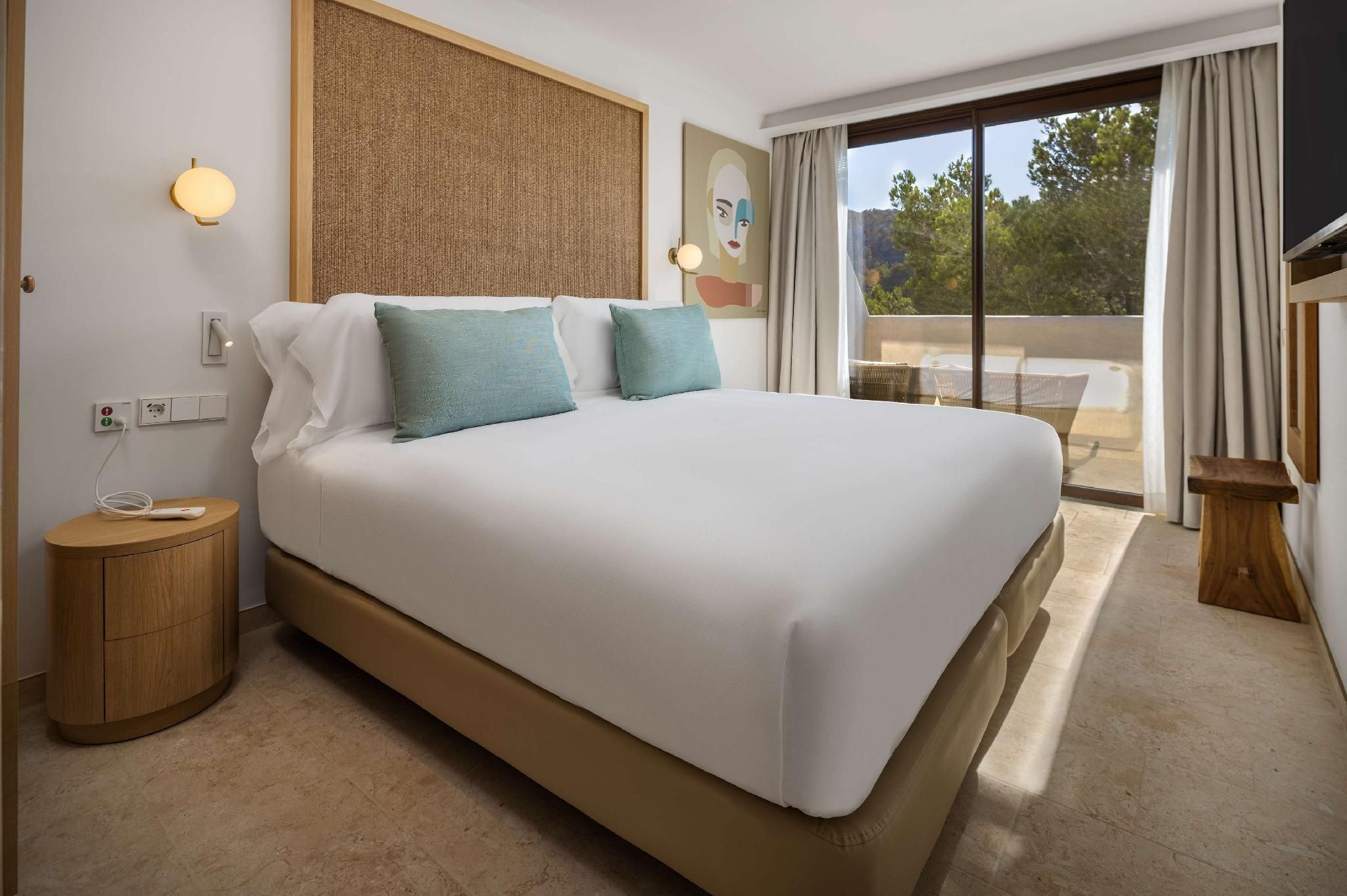 King Superior Room