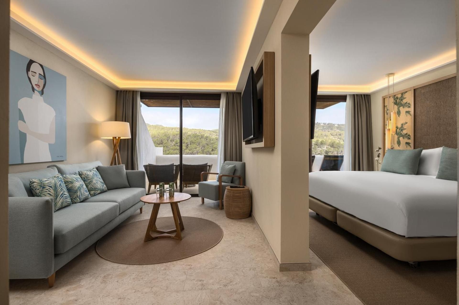 The Club Junior King Suite with Terrace Bath and Sea View