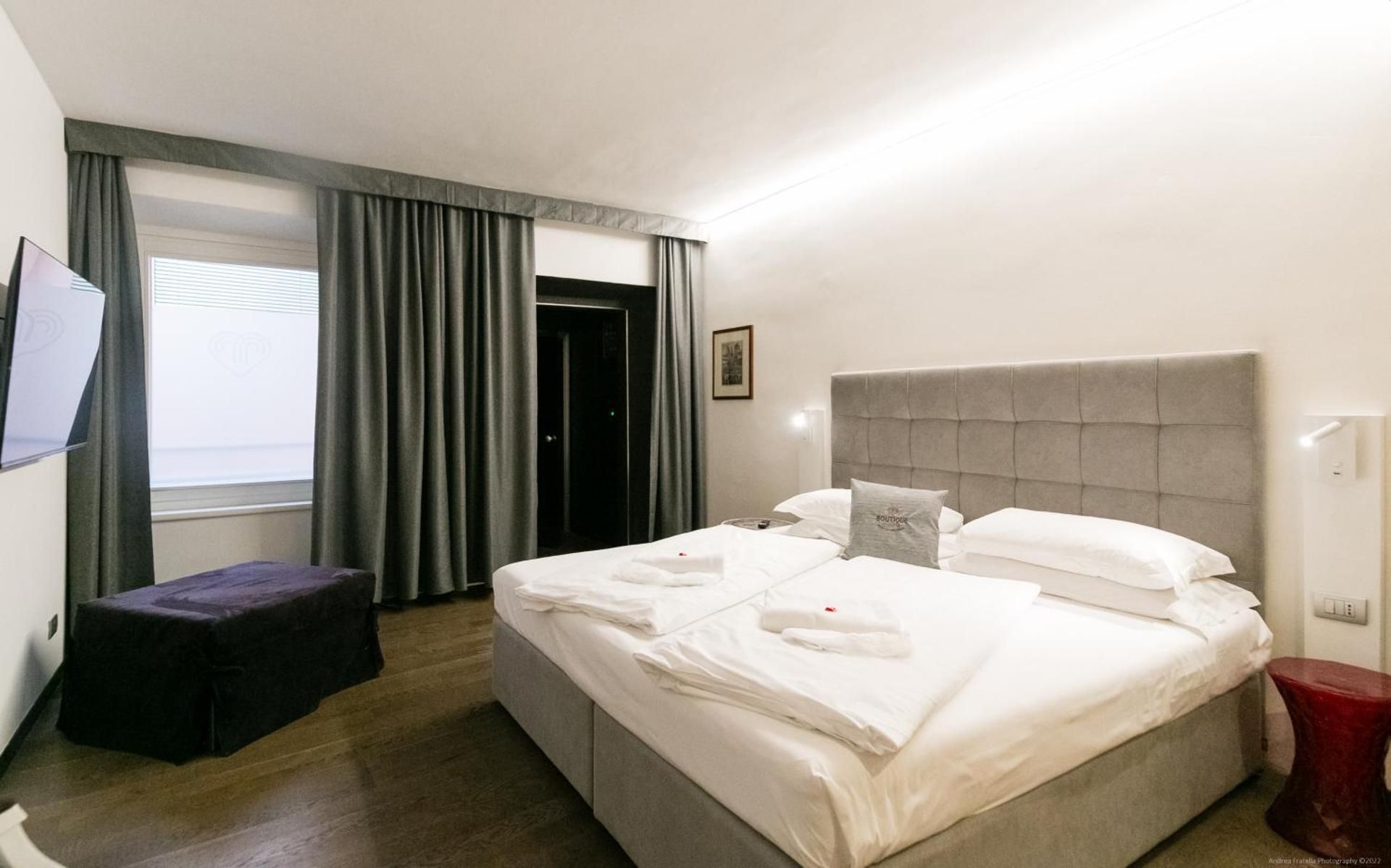 Superior King Room with Hot Tub and Steam Bath