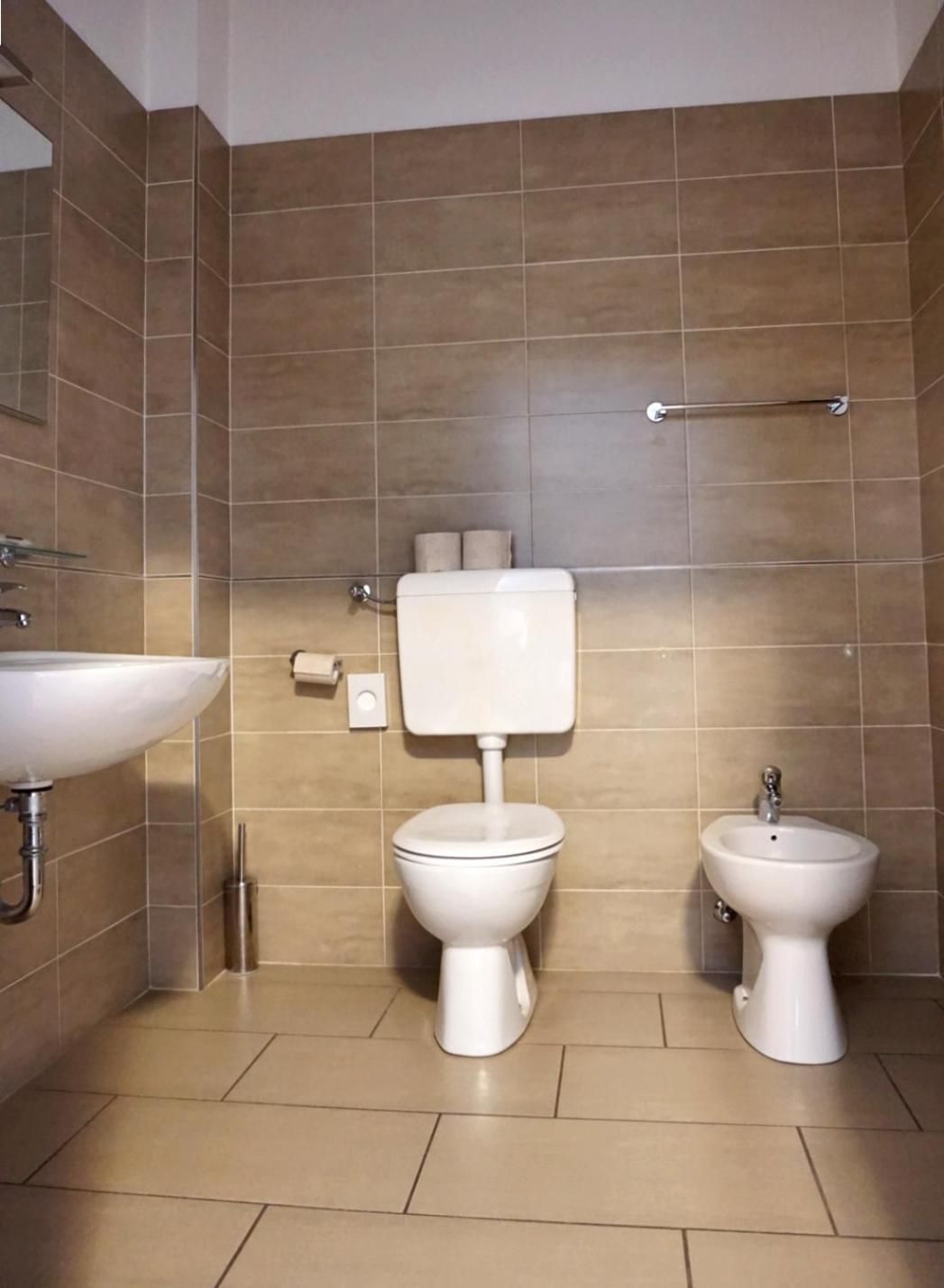 Twin Room with Private Bathroom