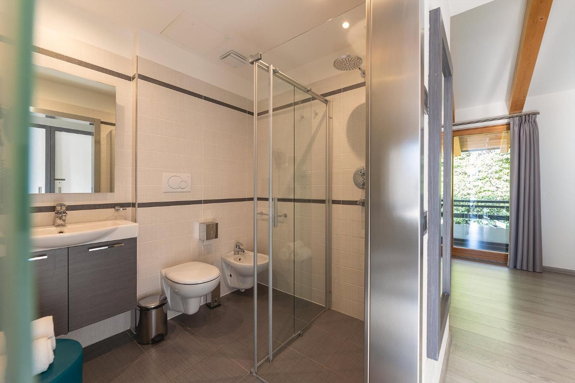 Suite with Kitchenette and Jacuzzi